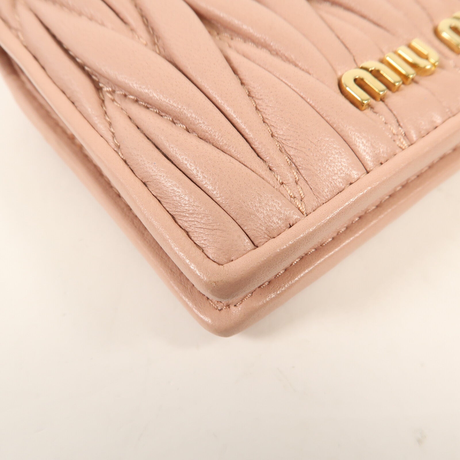 Miu Miu 牛皮皮革Bifold Wallet金扣錢包