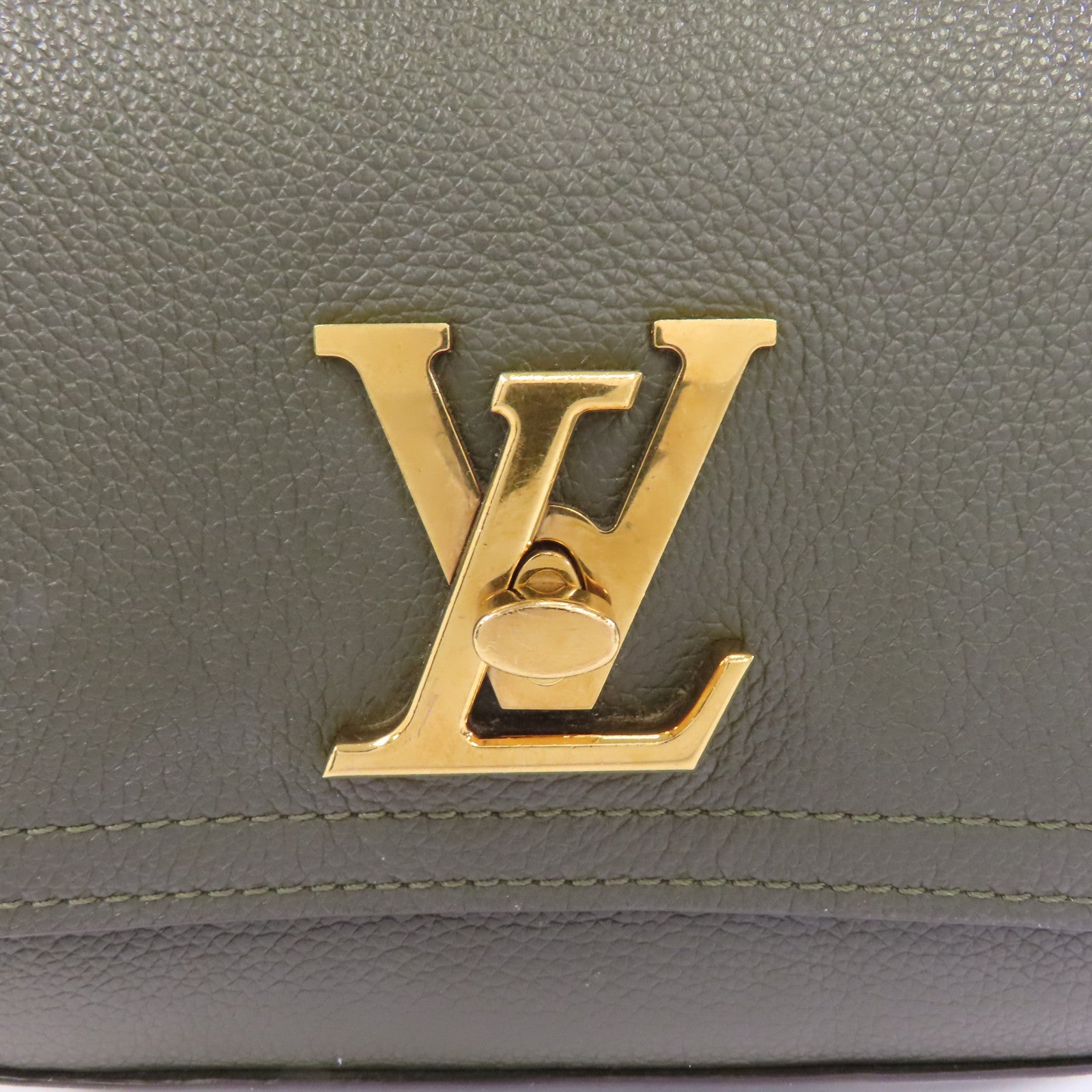 LOUIS VUITTON 牛皮皮革Lockme Chain PM金扣鏈帶肩背袋綠色