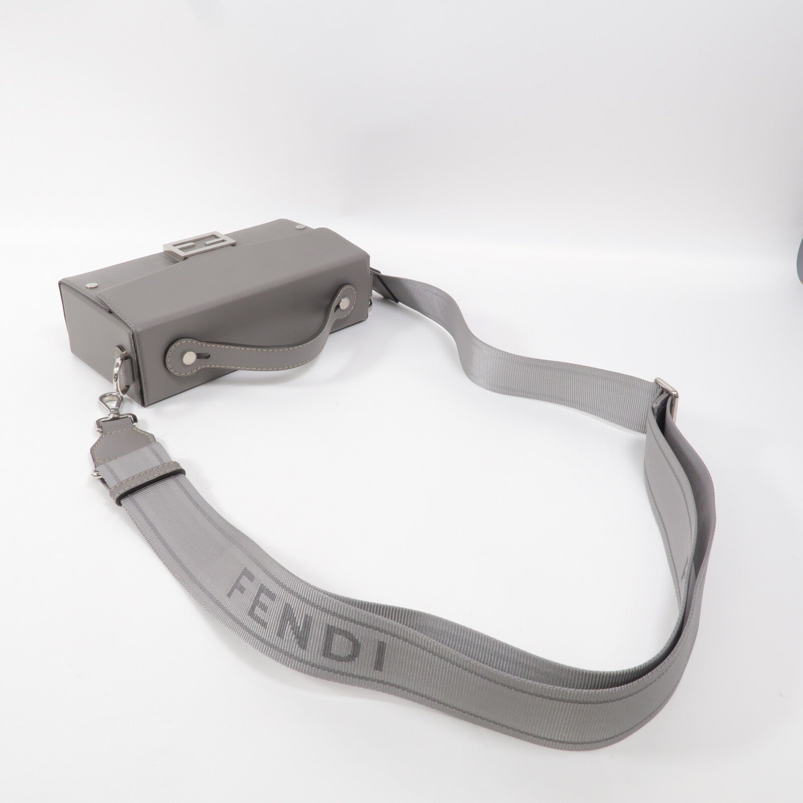 FENDI 牛皮皮革Soft Trunk Baguette手挽肩背兩用袋