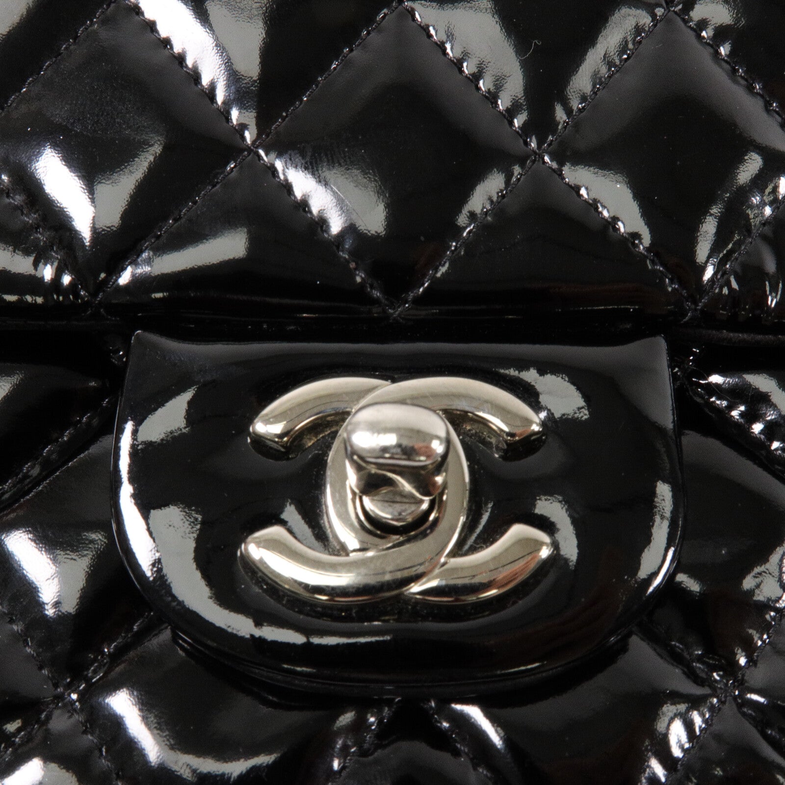 CHANEL 漆皮皮革Mini Classic 20鏈帶肩背袋