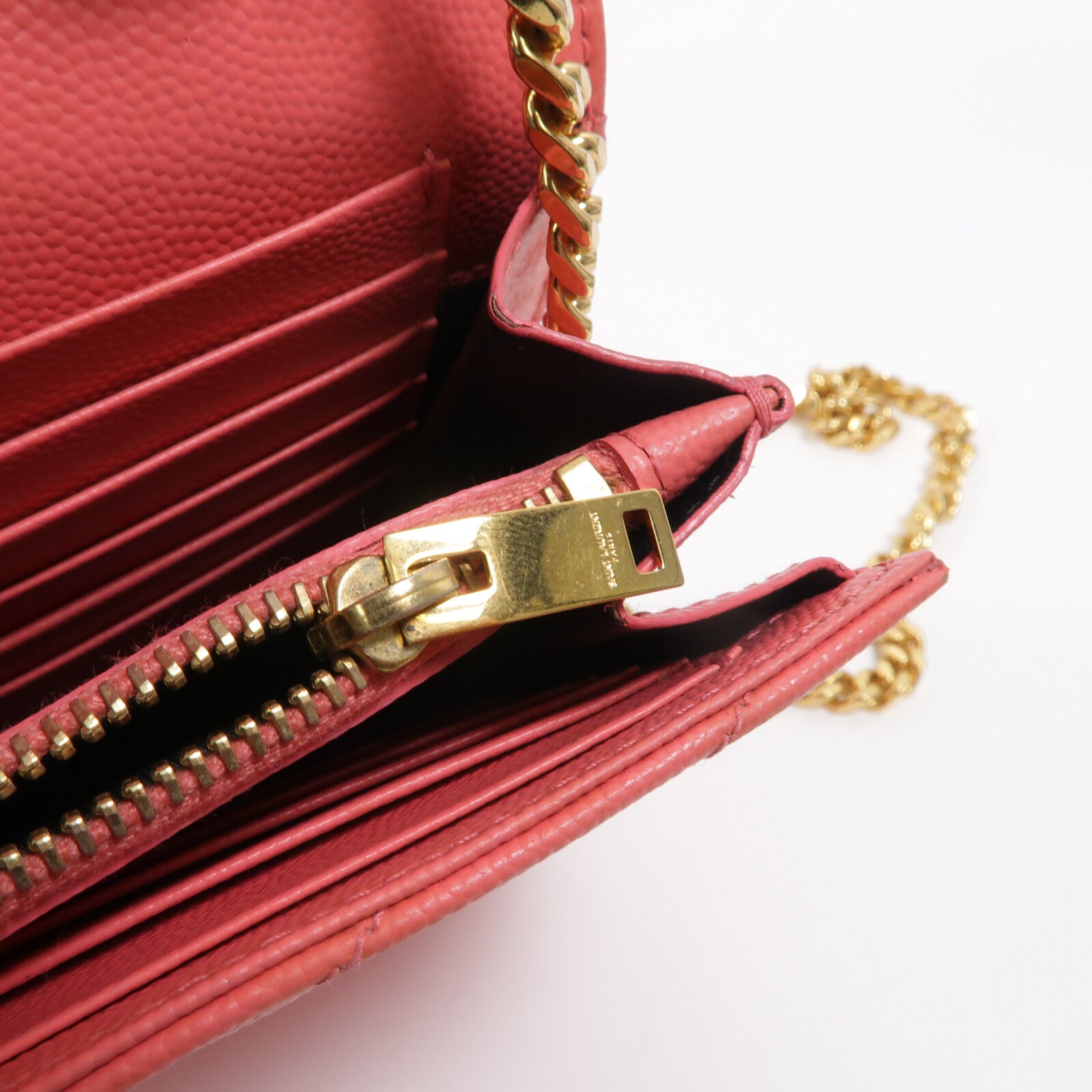 YVES SAINT LAURENT 牛皮皮革Cassandre Envelope鏈帶肩背袋