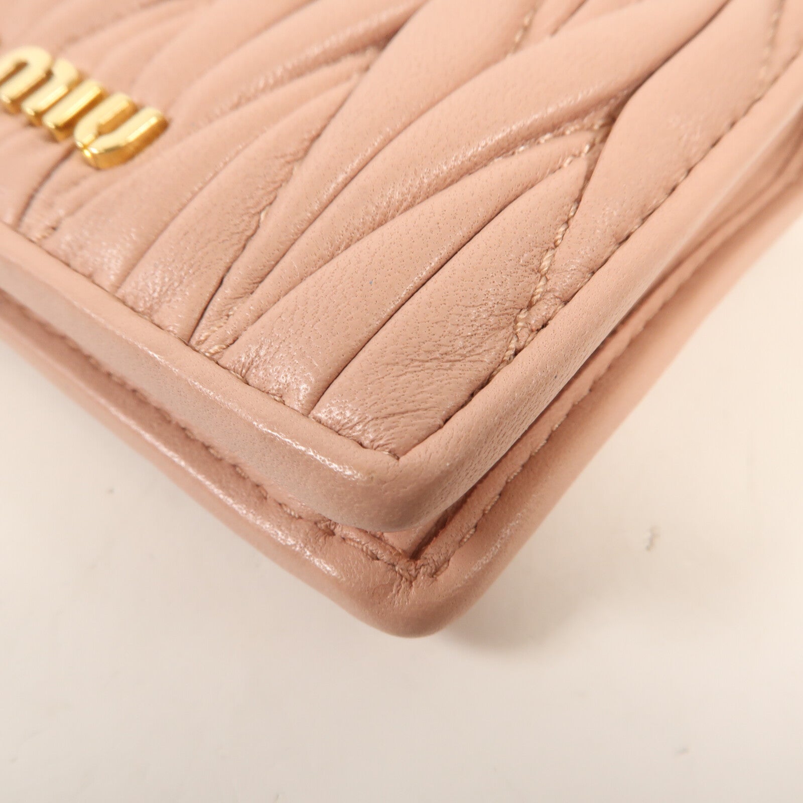 Miu Miu 牛皮皮革Bifold Wallet金扣錢包