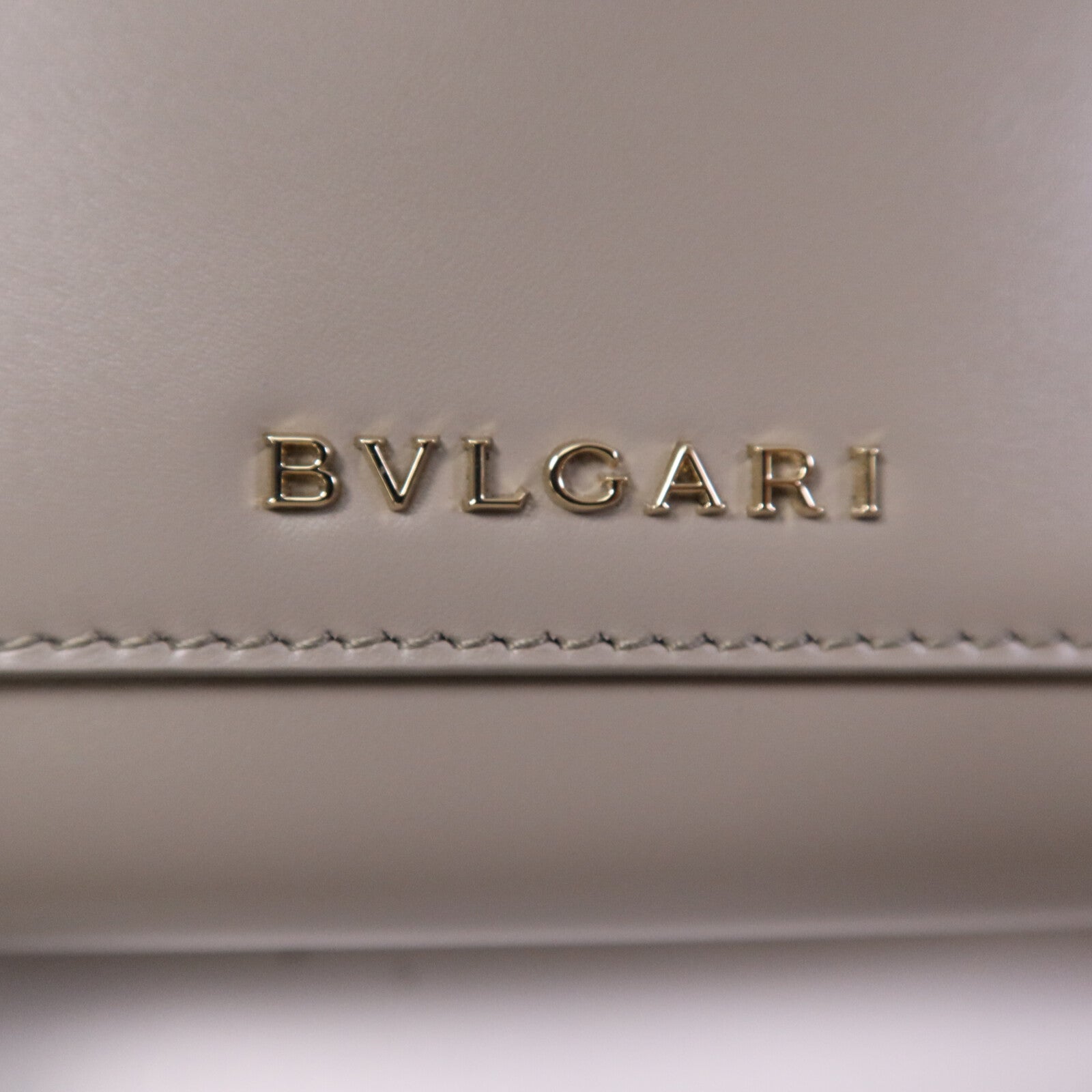 BVLGARI 【激減優惠】牛皮皮革Serpenti Forever金扣肩背袋