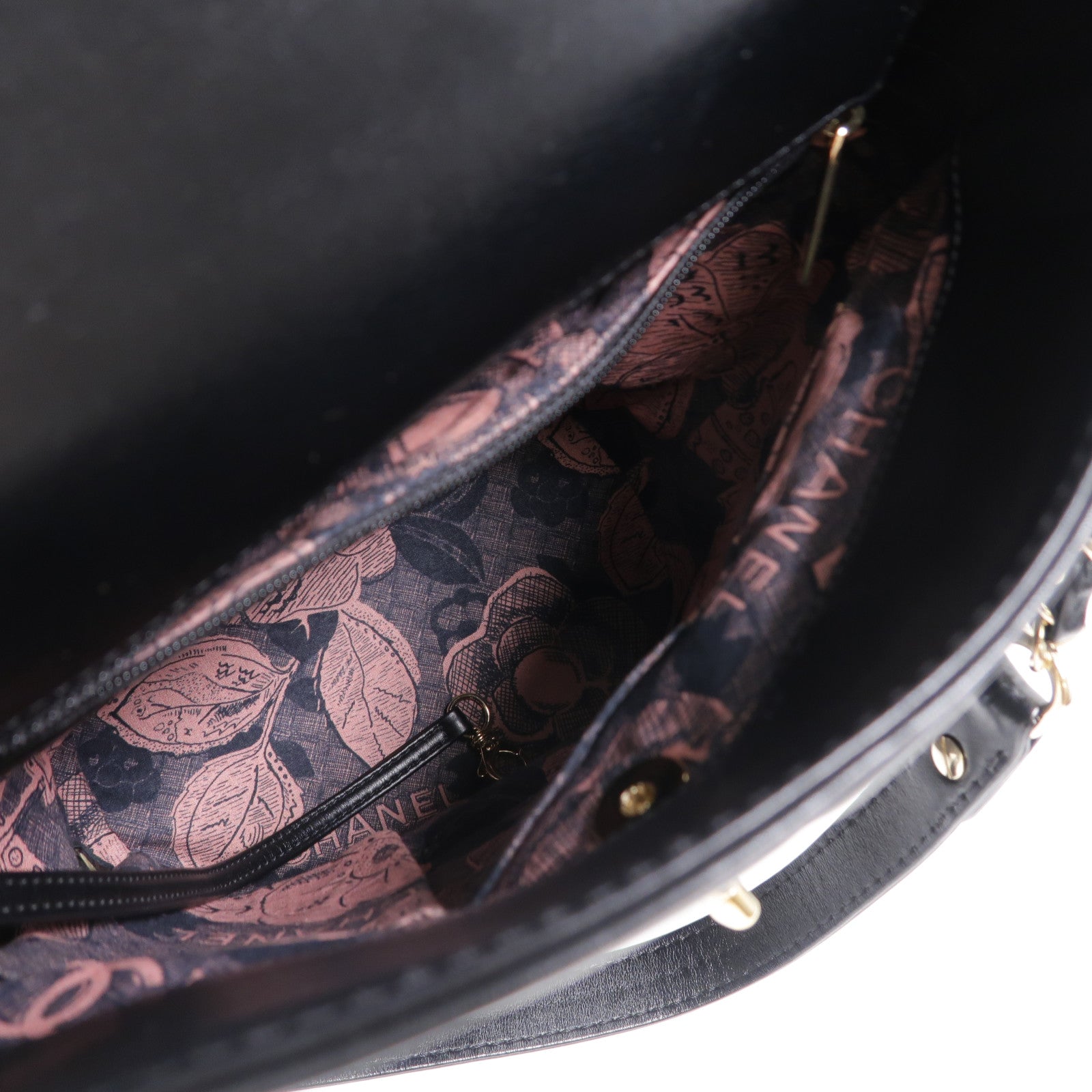 CHANEL 羊皮皮革Bucket Bag鏈帶肩背袋