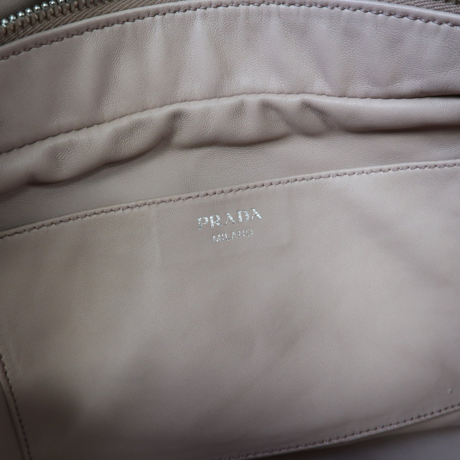 PRADA 牛皮皮革Hand Bag銀扣手挽袋黑色