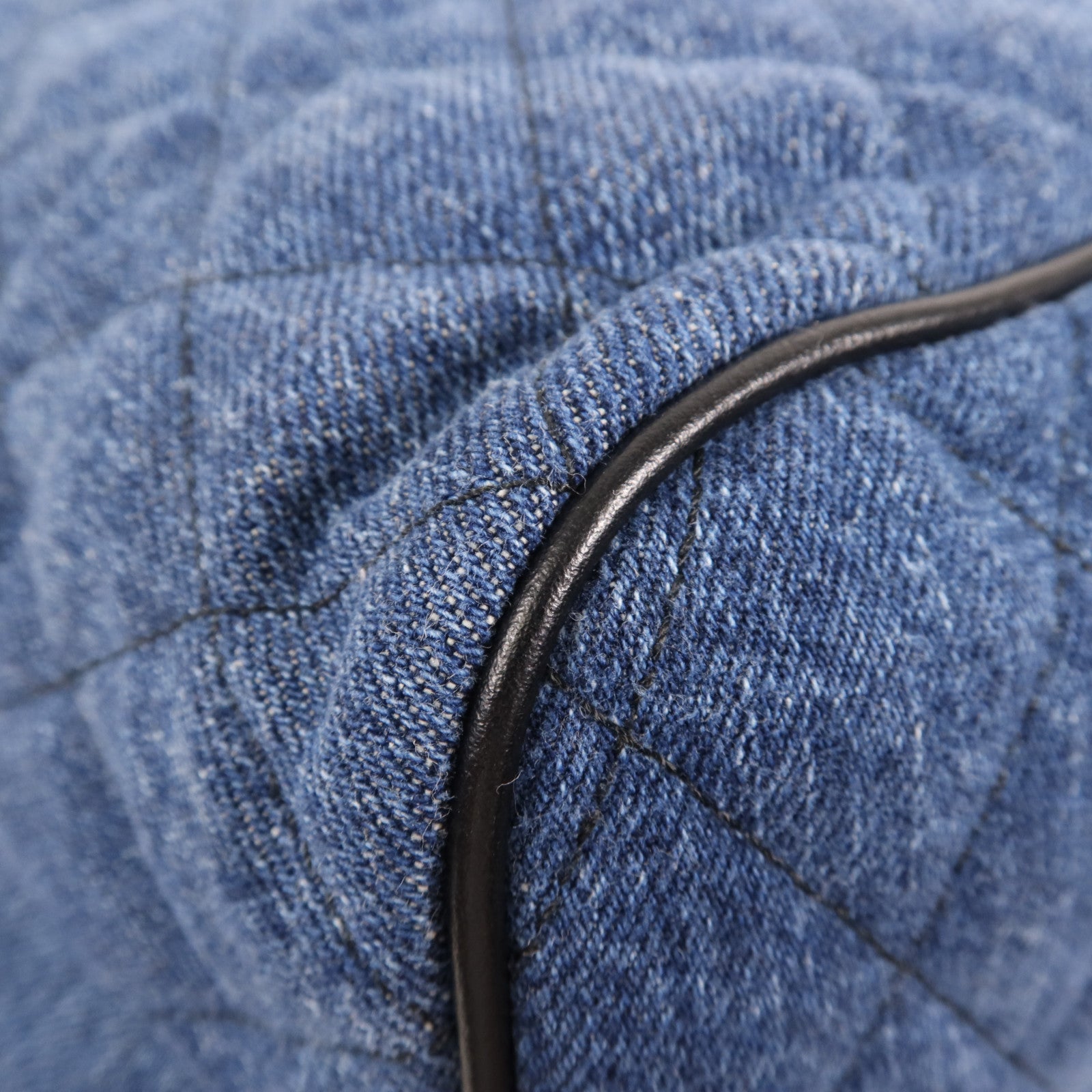 PRADA 帆布Backpack金扣背包