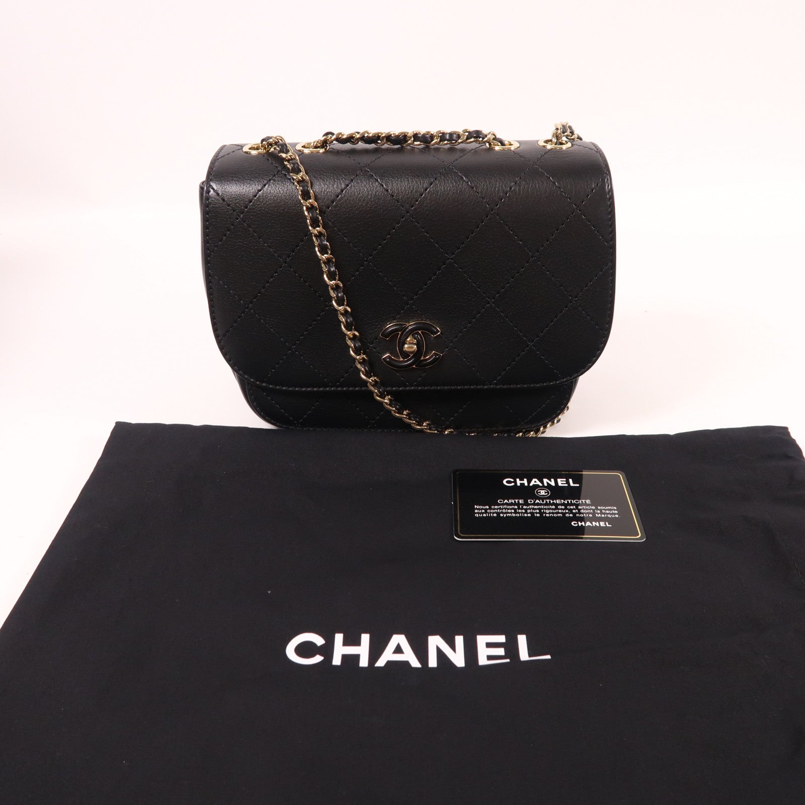 CHANEL 皮革Chain Shoulder金扣鏈帶肩背袋