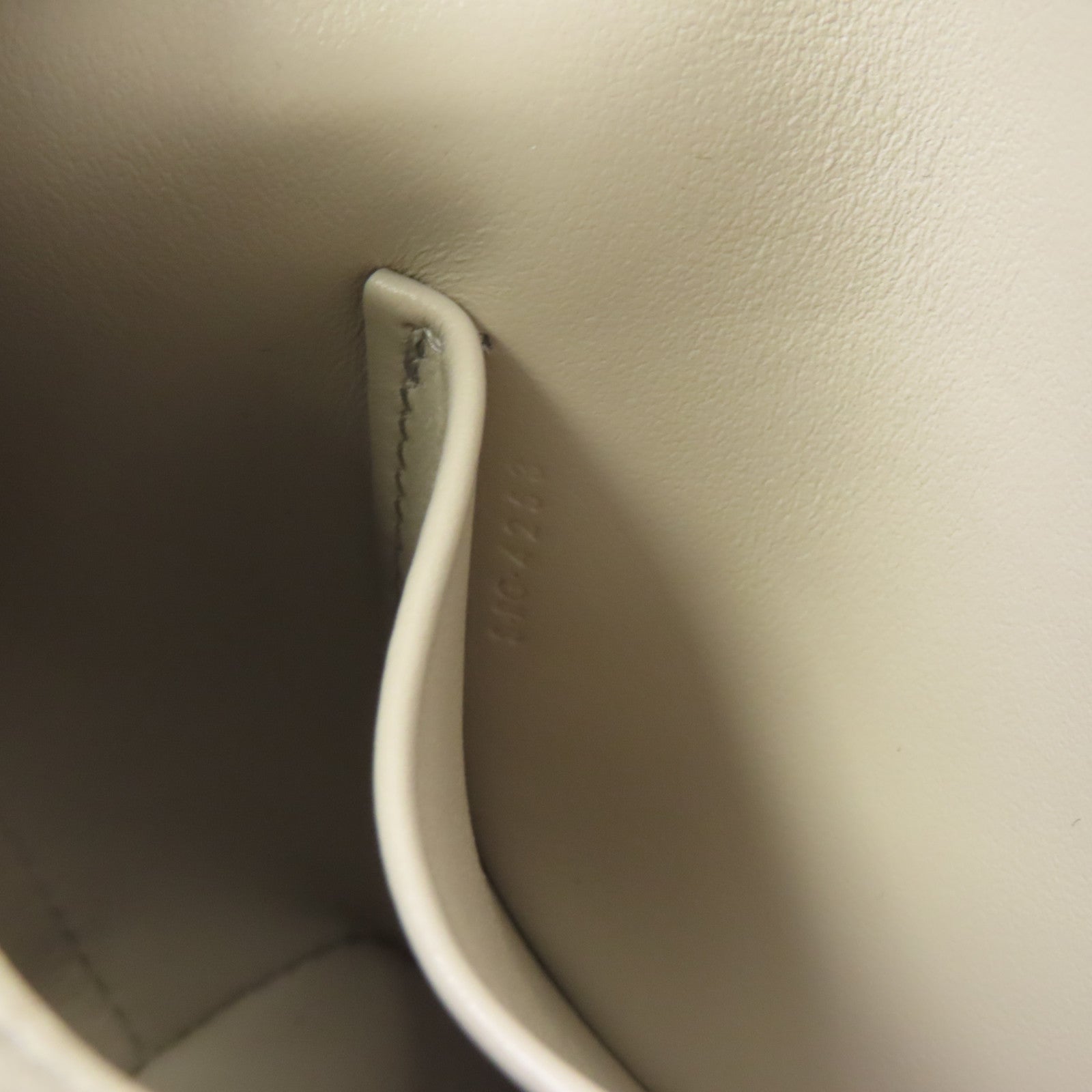 CELINE 牛皮皮革Triomphe Mini Bucket金扣手挽肩背兩用袋淺灰色