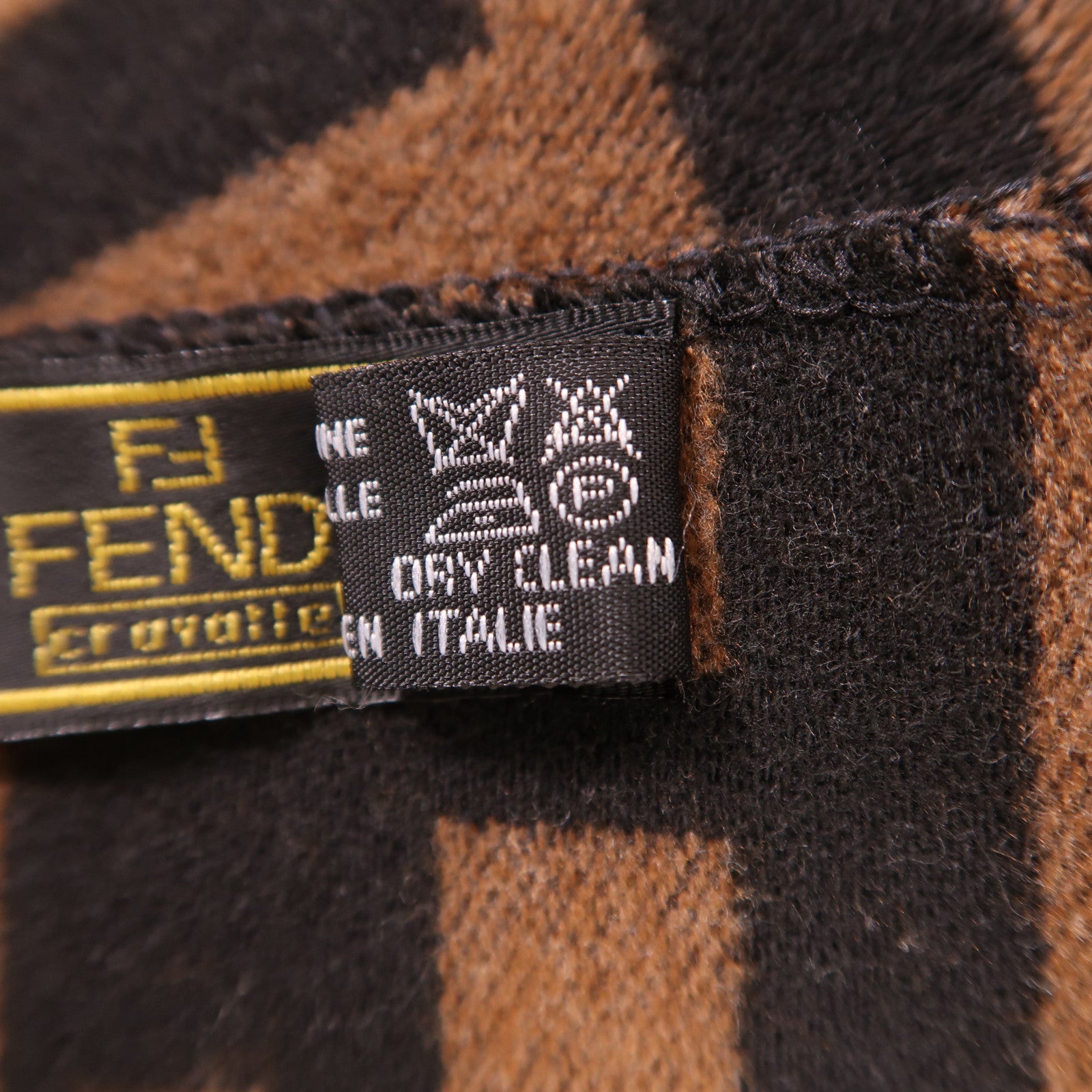 FENDI 羊毛Scarf圍巾