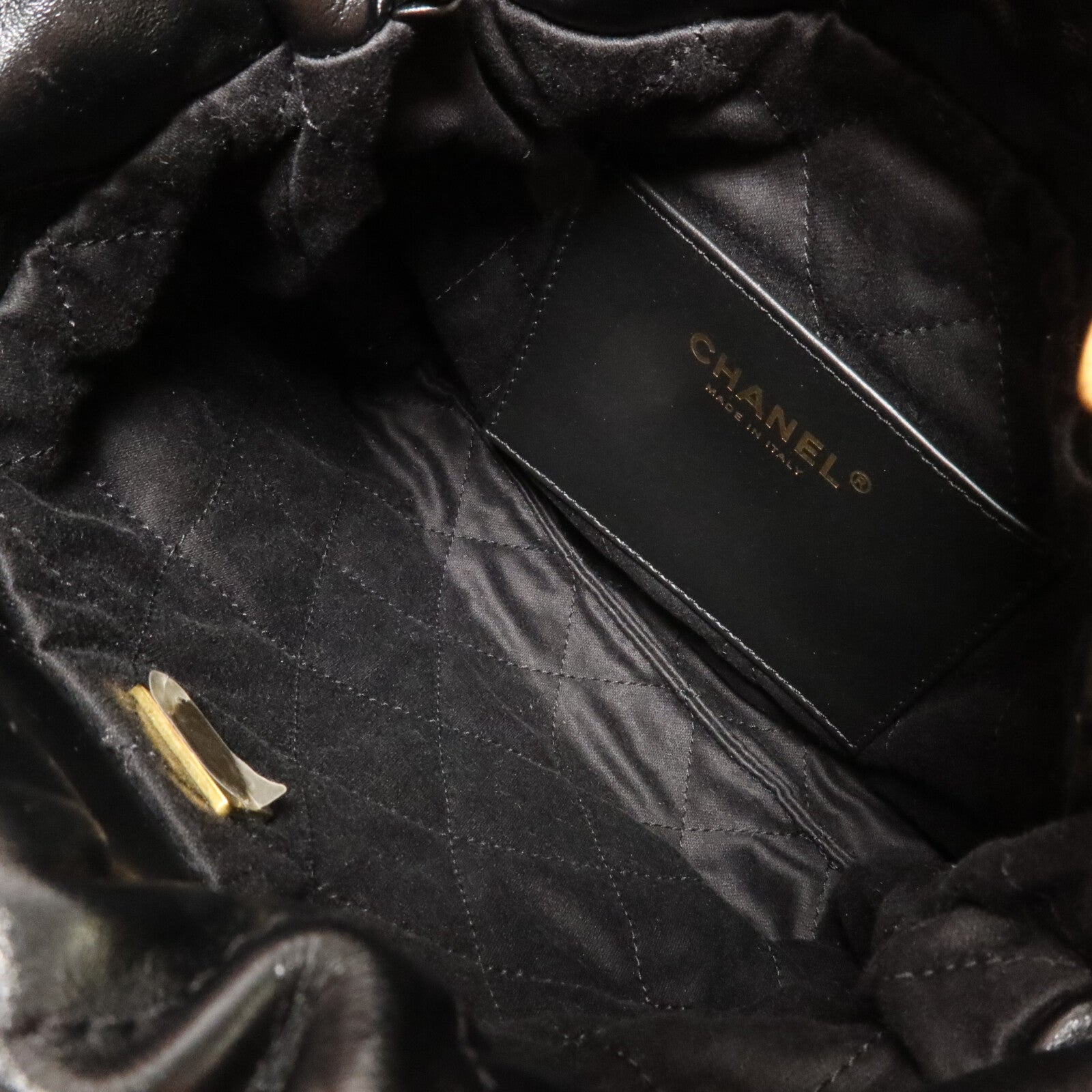 CHANEL 牛皮皮革Chanel 22 Mini鏈帶肩背袋
