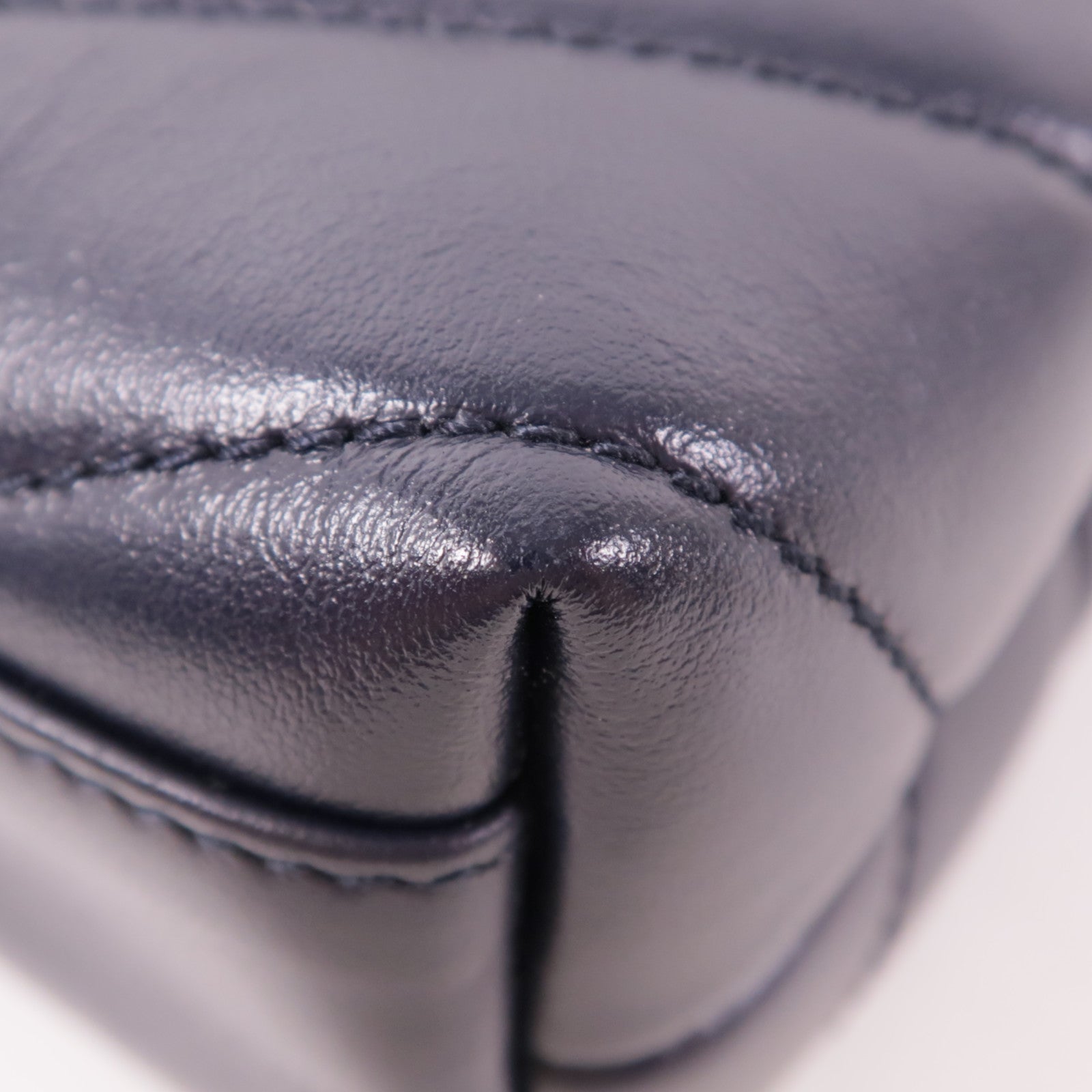 SAINT LAURENT 牛皮皮革Lou Lou銀扣肩背袋