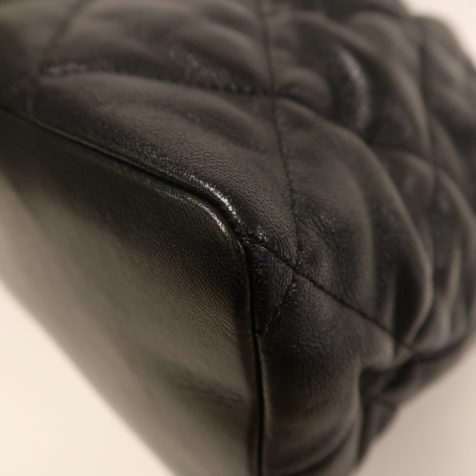 CHANEL 菱格牛皮皮革Backpack金扣背包黑色