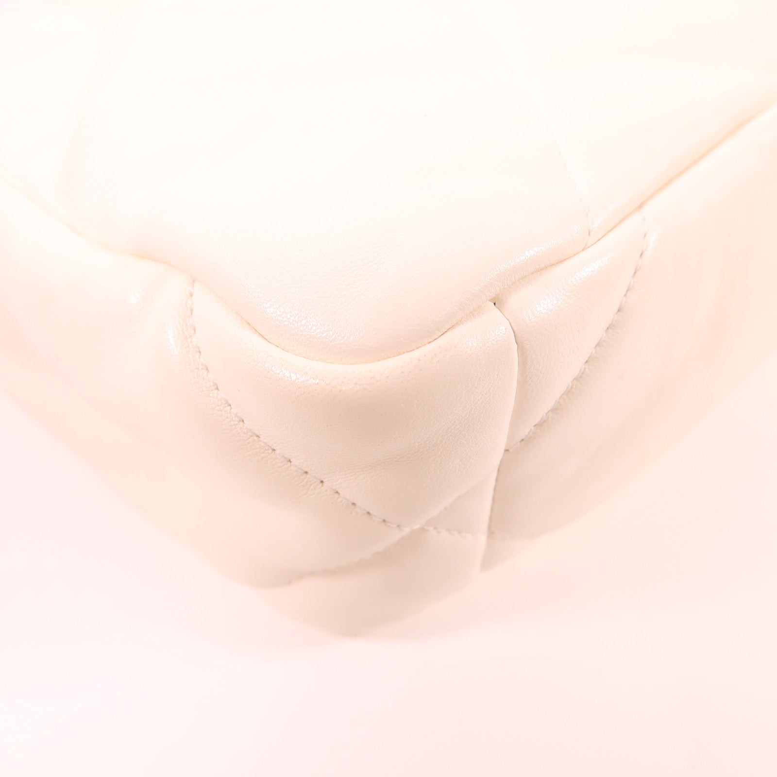 CHANEL 牛皮皮革C19 Small金扣手挽肩背兩用袋