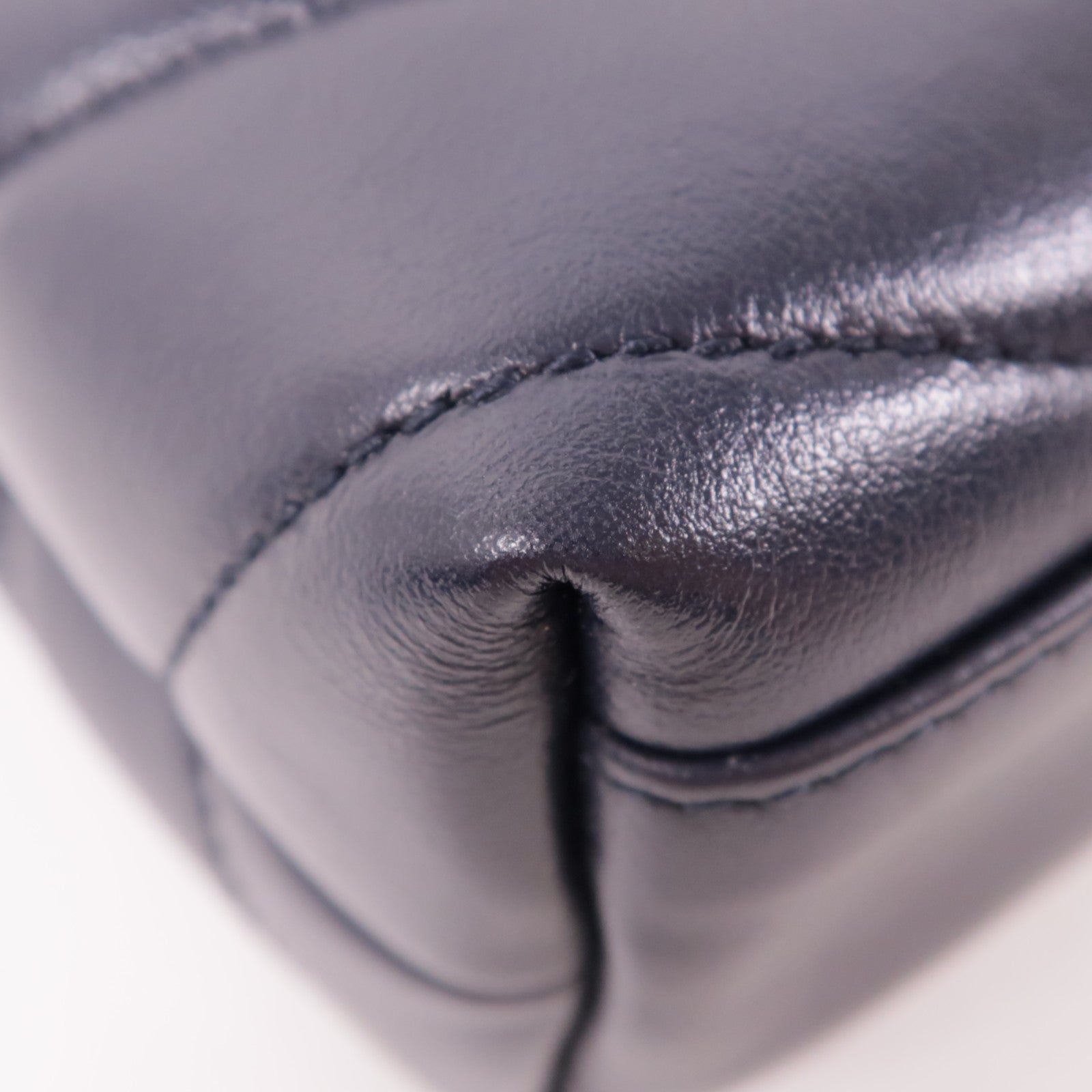 SAINT LAURENT 牛皮皮革Lou Lou銀扣肩背袋