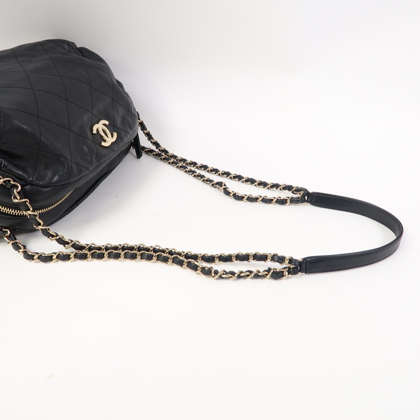 CHANEL 菱格牛皮皮革Chain Shoulder金扣鏈帶肩背袋黑色