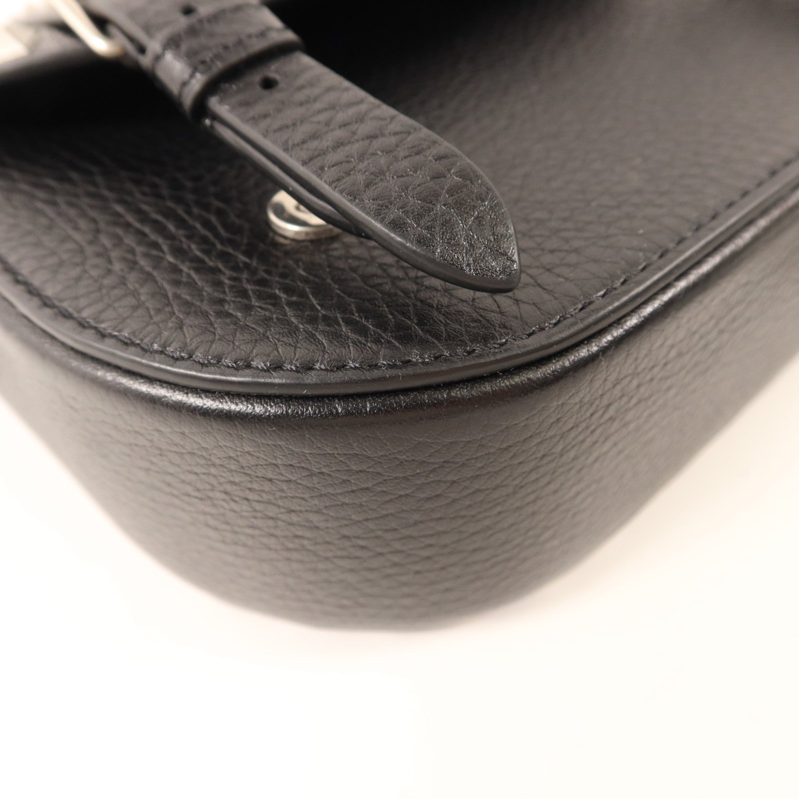 Valentino 牛皮皮革Rockstud Messenger Bag銀扣肩背袋