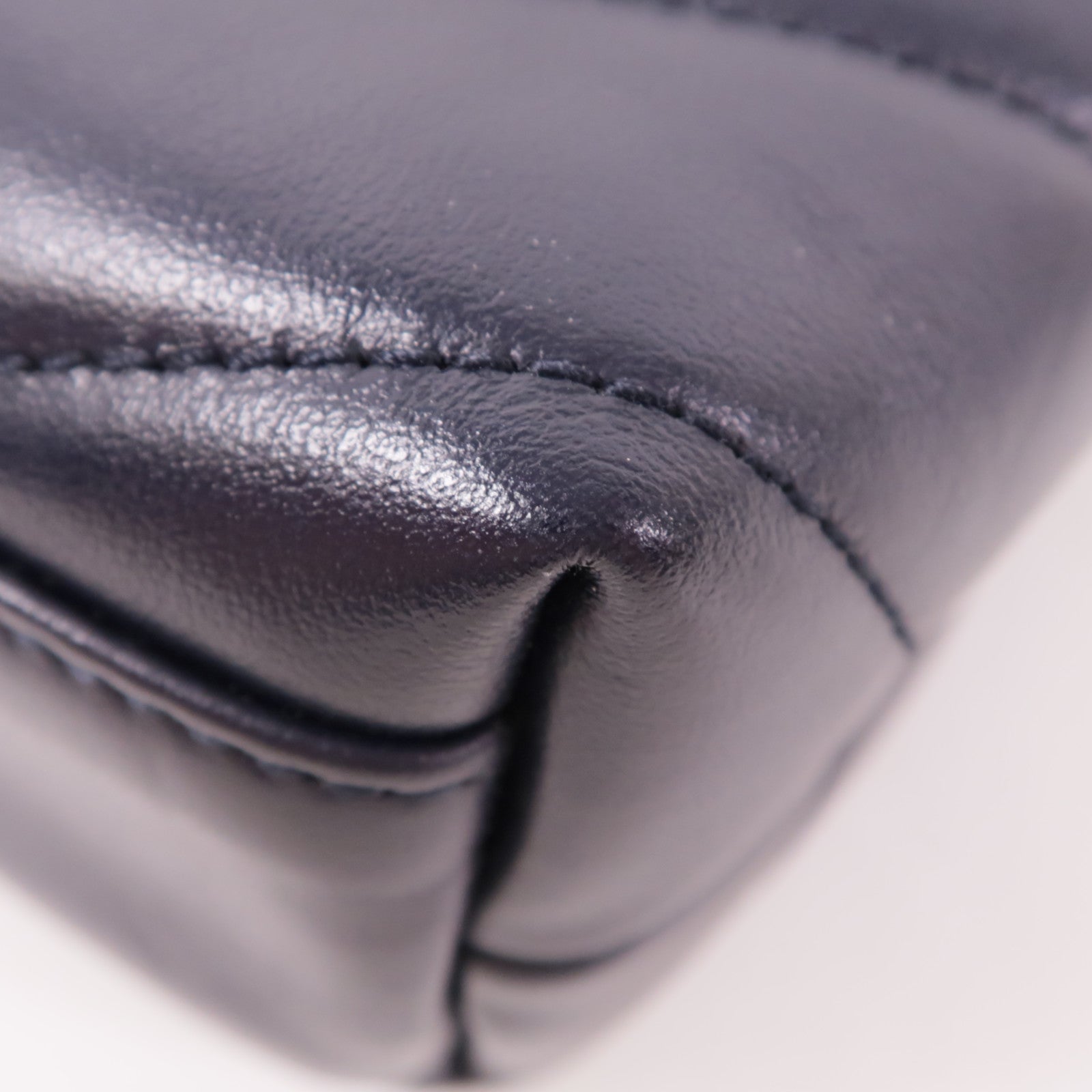 SAINT LAURENT 牛皮皮革Lou Lou銀扣肩背袋