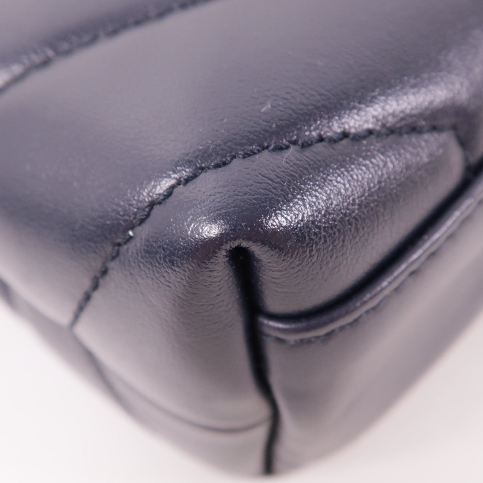 SAINT LAURENT 牛皮皮革Lou Lou銀扣肩背袋