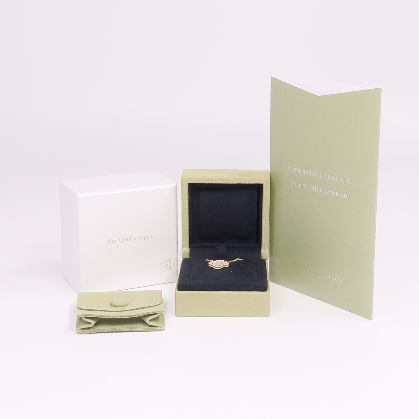 Van Cleef & Arpels 18K黃金Vintage Alhambra Pendant珍珠母貝項鍊