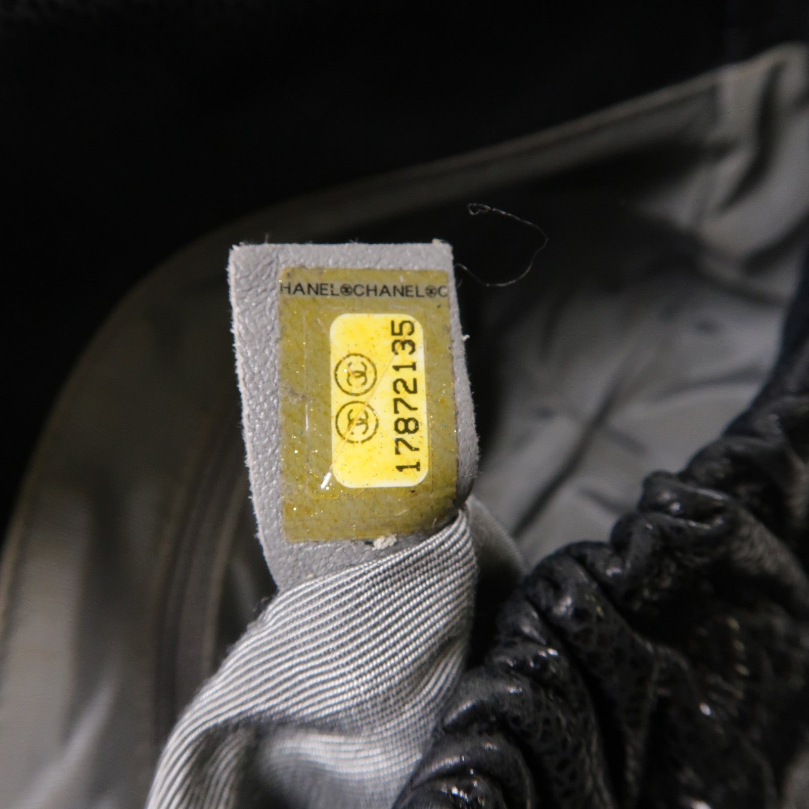 CHANEL 菱格牛皮皮革Chain Shoulder銀扣鏈帶肩背袋黑色