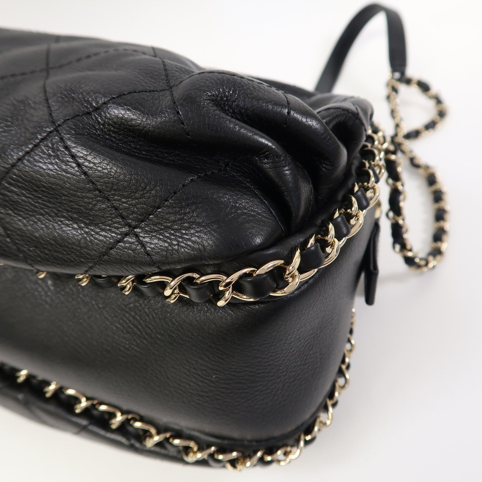 CHANEL 菱格牛皮皮革Chain Shoulder金扣鏈帶肩背袋黑色