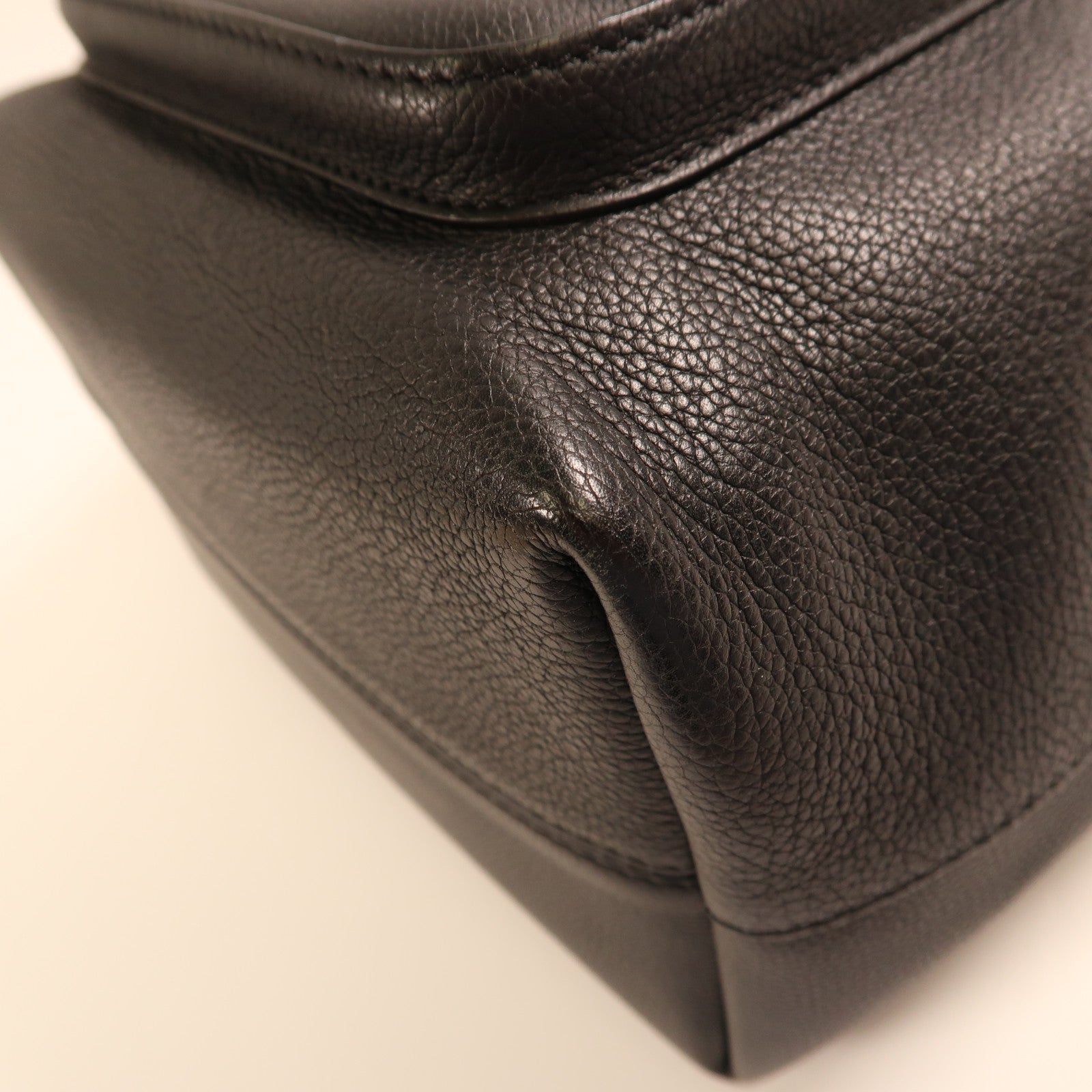 LOUIS VUITTON 牛皮皮革Lockme金扣肩背袋