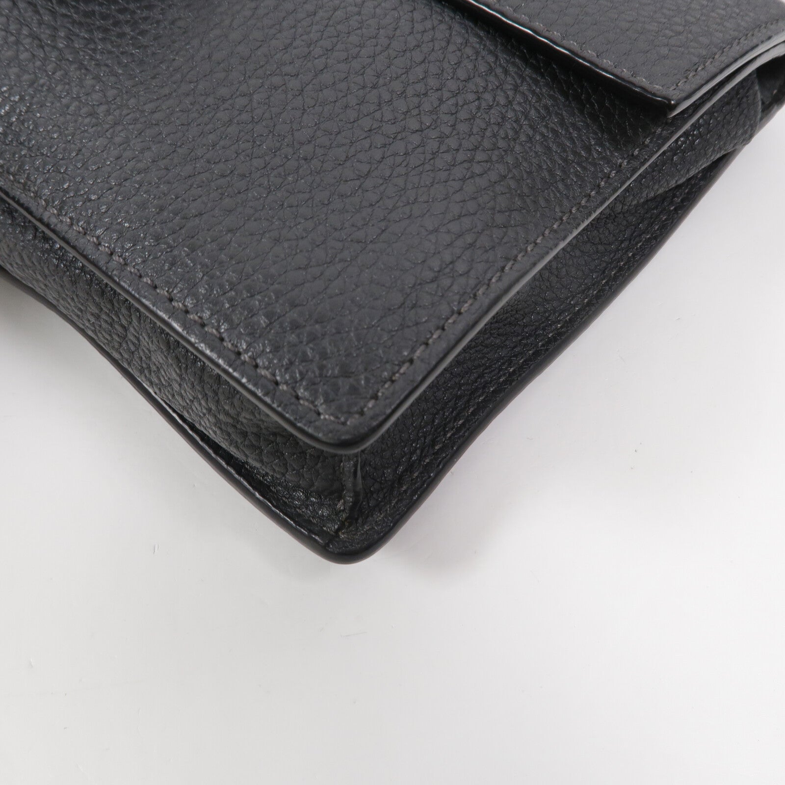 FENDI 牛皮皮革Flat Baguette肩背袋