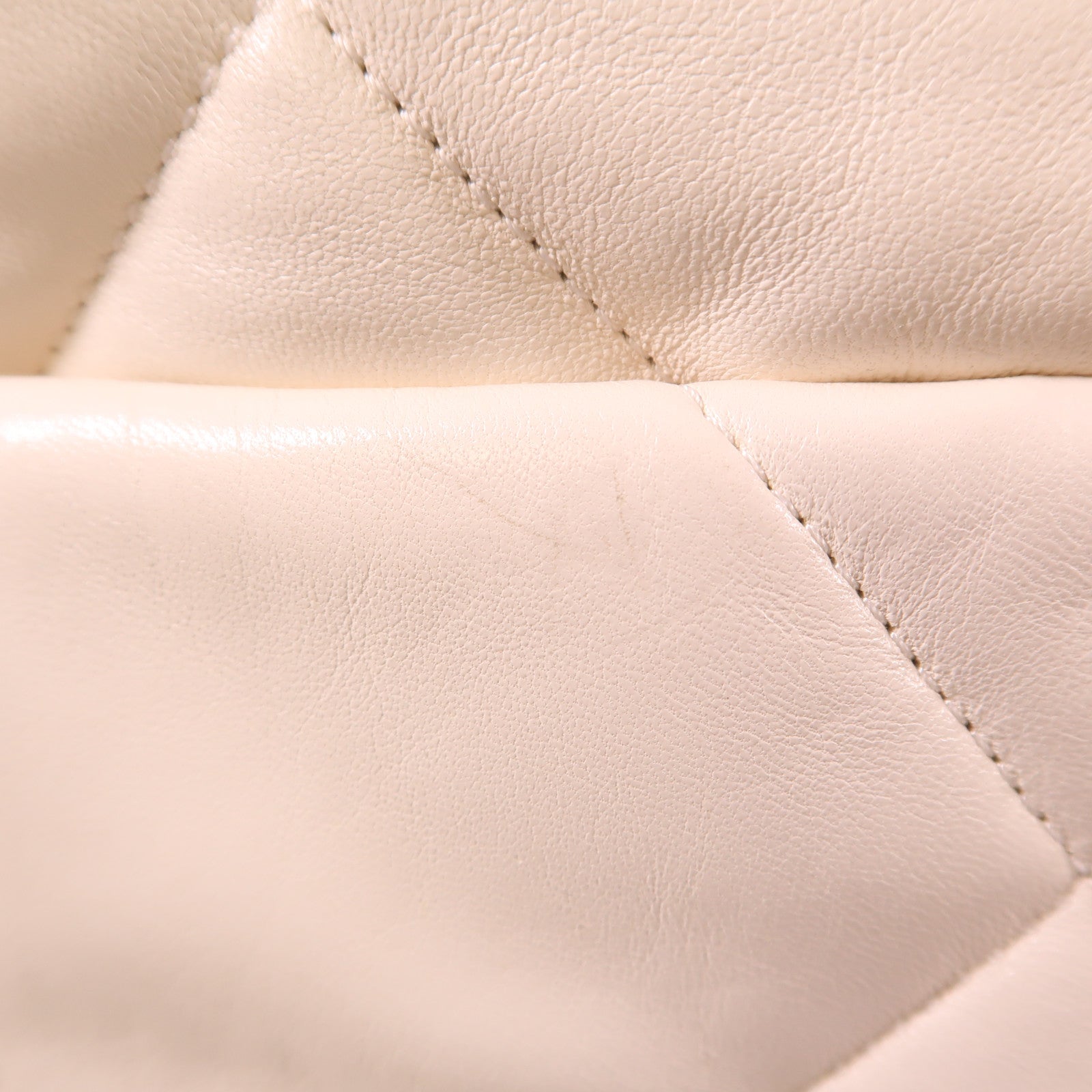 CHANEL 牛皮皮革C19 Small金扣手挽肩背兩用袋