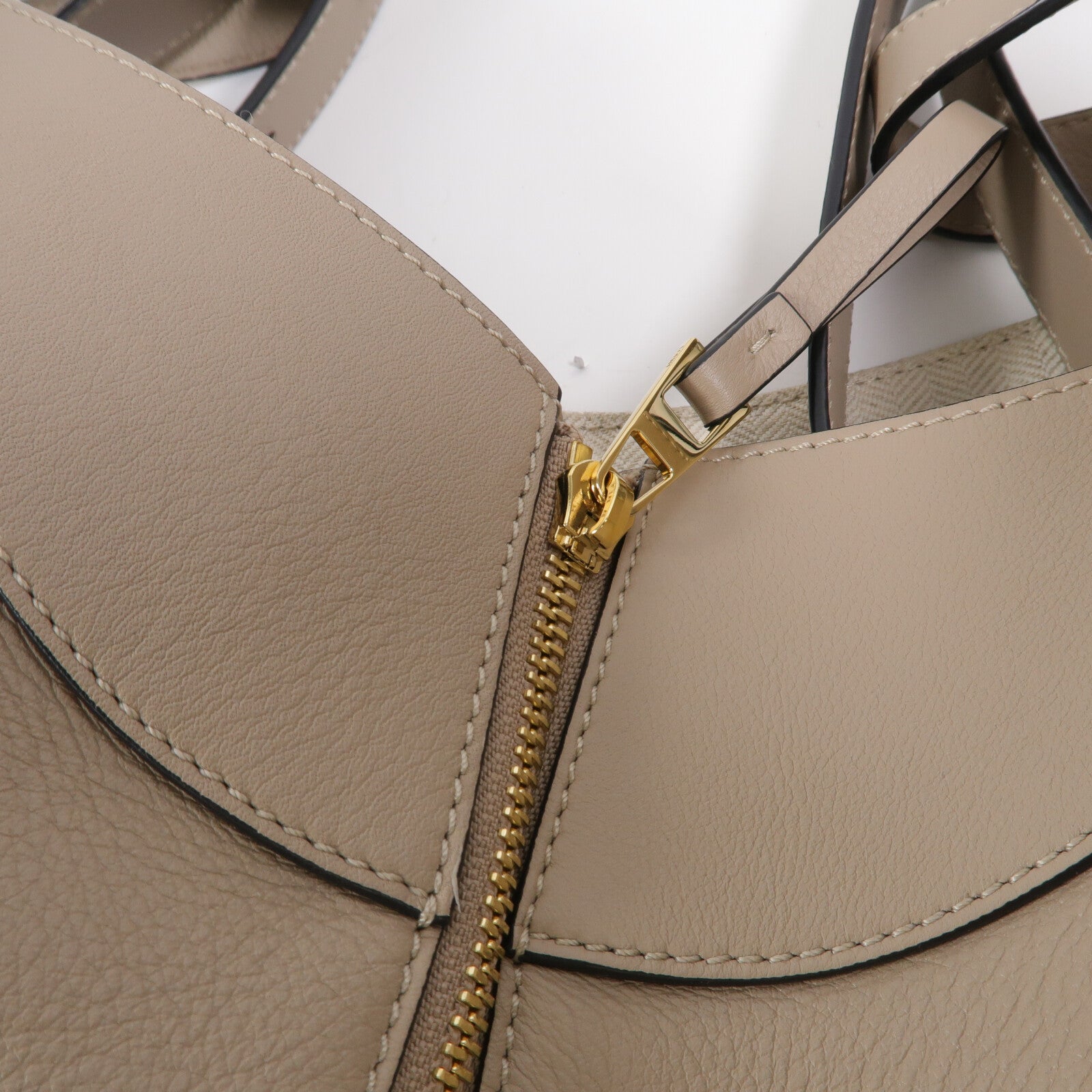 LOEWE 牛皮皮革Hammock Small手挽肩背兩用袋