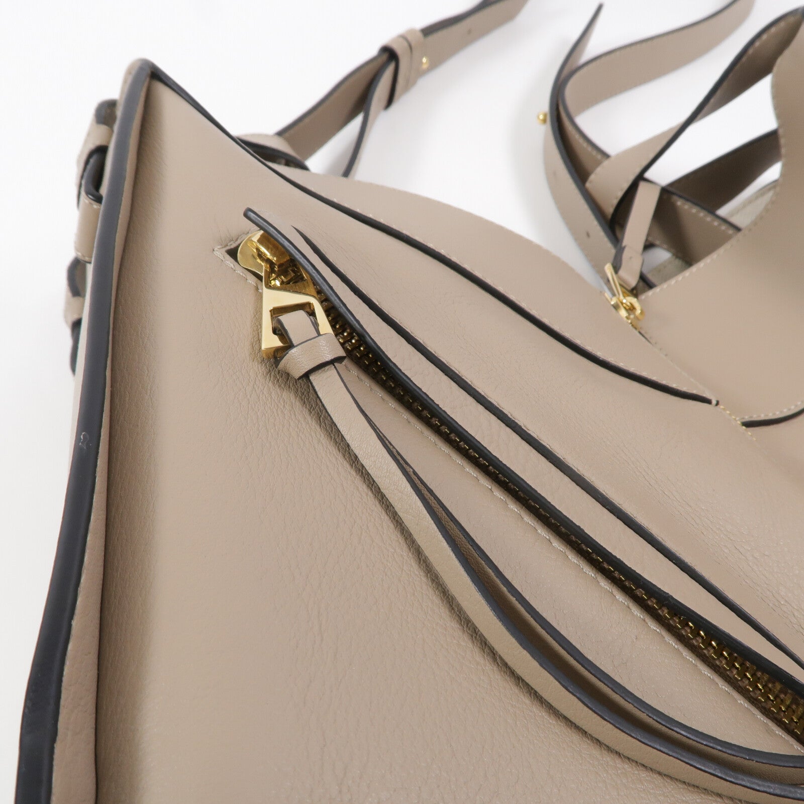 LOEWE 牛皮皮革Hammock Small手挽肩背兩用袋