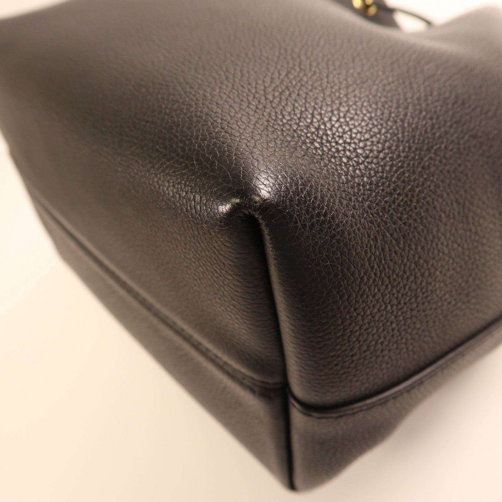 LOUIS VUITTON 牛皮皮革Lockme金扣肩背袋