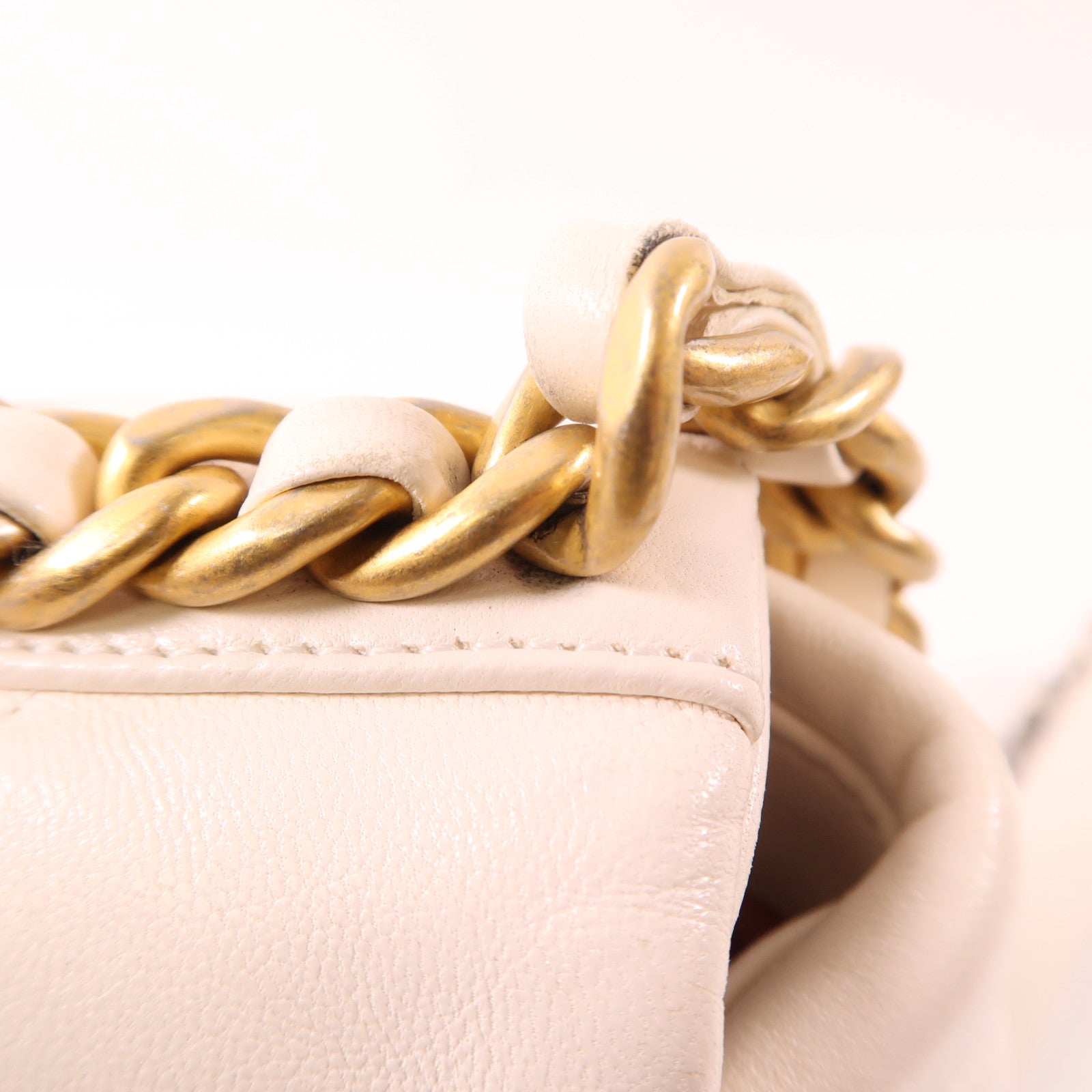 CHANEL 牛皮皮革C19 Small金扣手挽肩背兩用袋