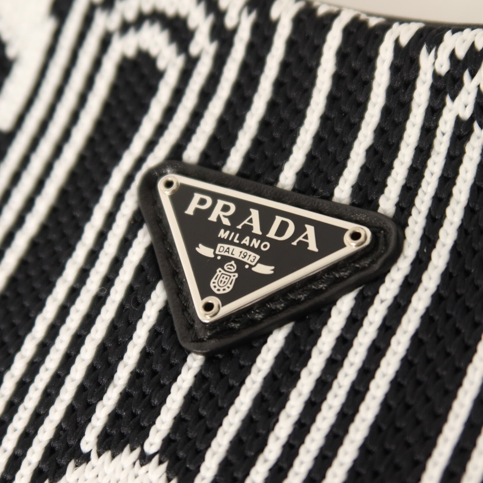 PRADA 針織布料Cleo Shoulder Bag銀扣肩背袋