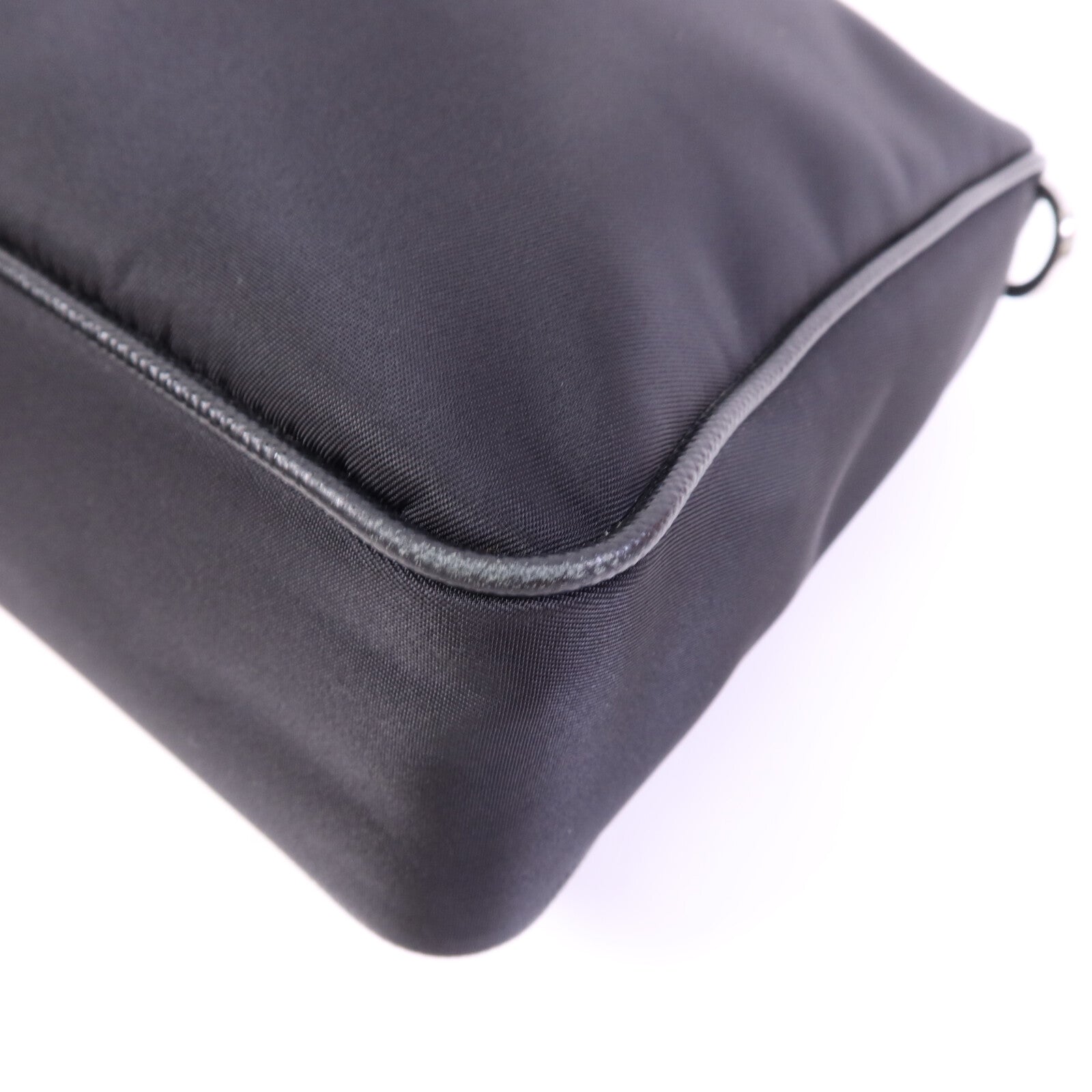 PRADA 尼龍Messenger Bag銀扣肩背袋
