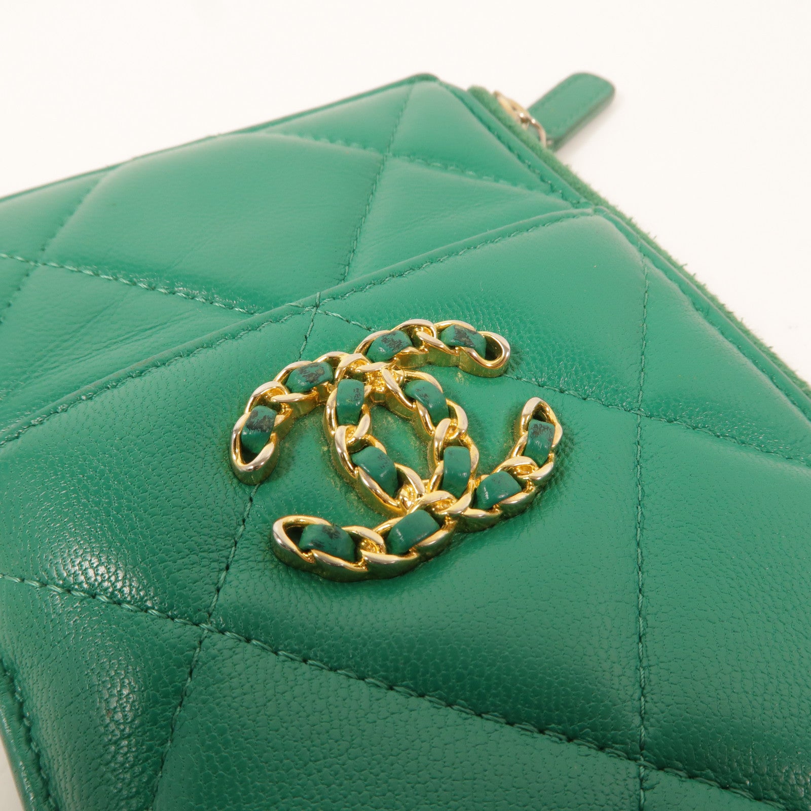CHANEL 羊皮皮革19 Phone Pouch with Zipper長錢包
