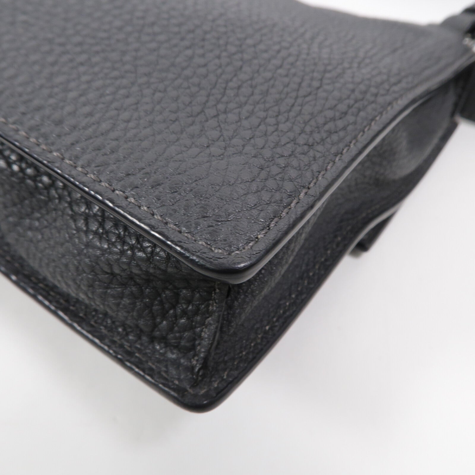 FENDI 牛皮皮革Flat Baguette肩背袋