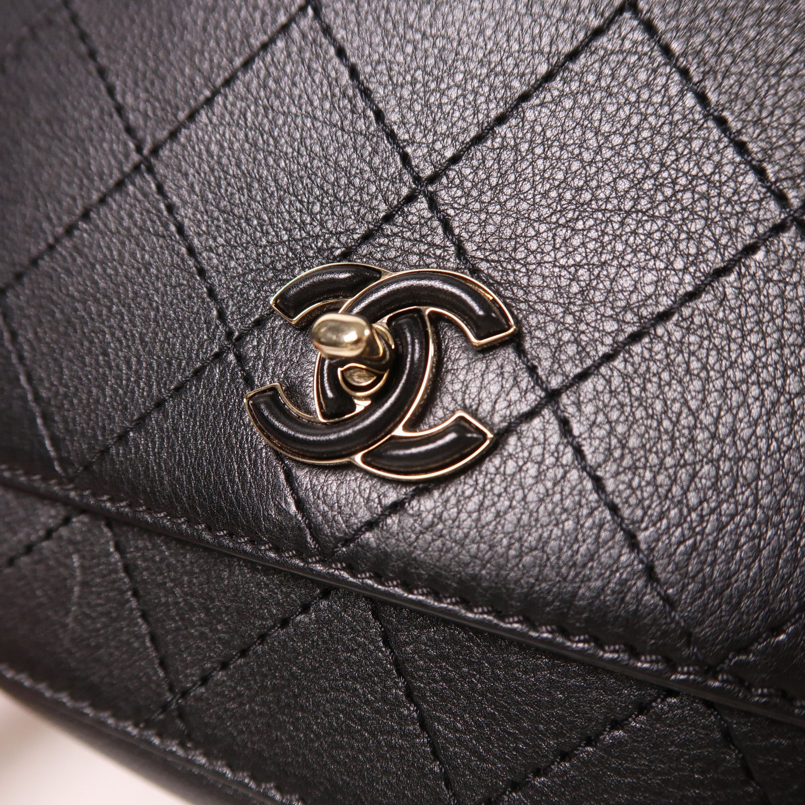 CHANEL 皮革Chain Shoulder金扣鏈帶肩背袋