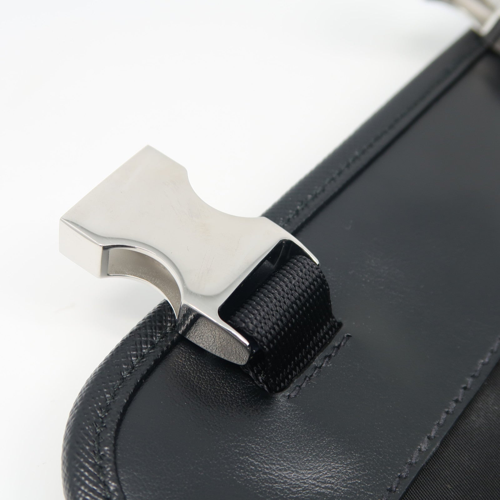 PRADA 再生尼龍/Saffiano皮革Shoulder Bag銀扣肩背袋黑色