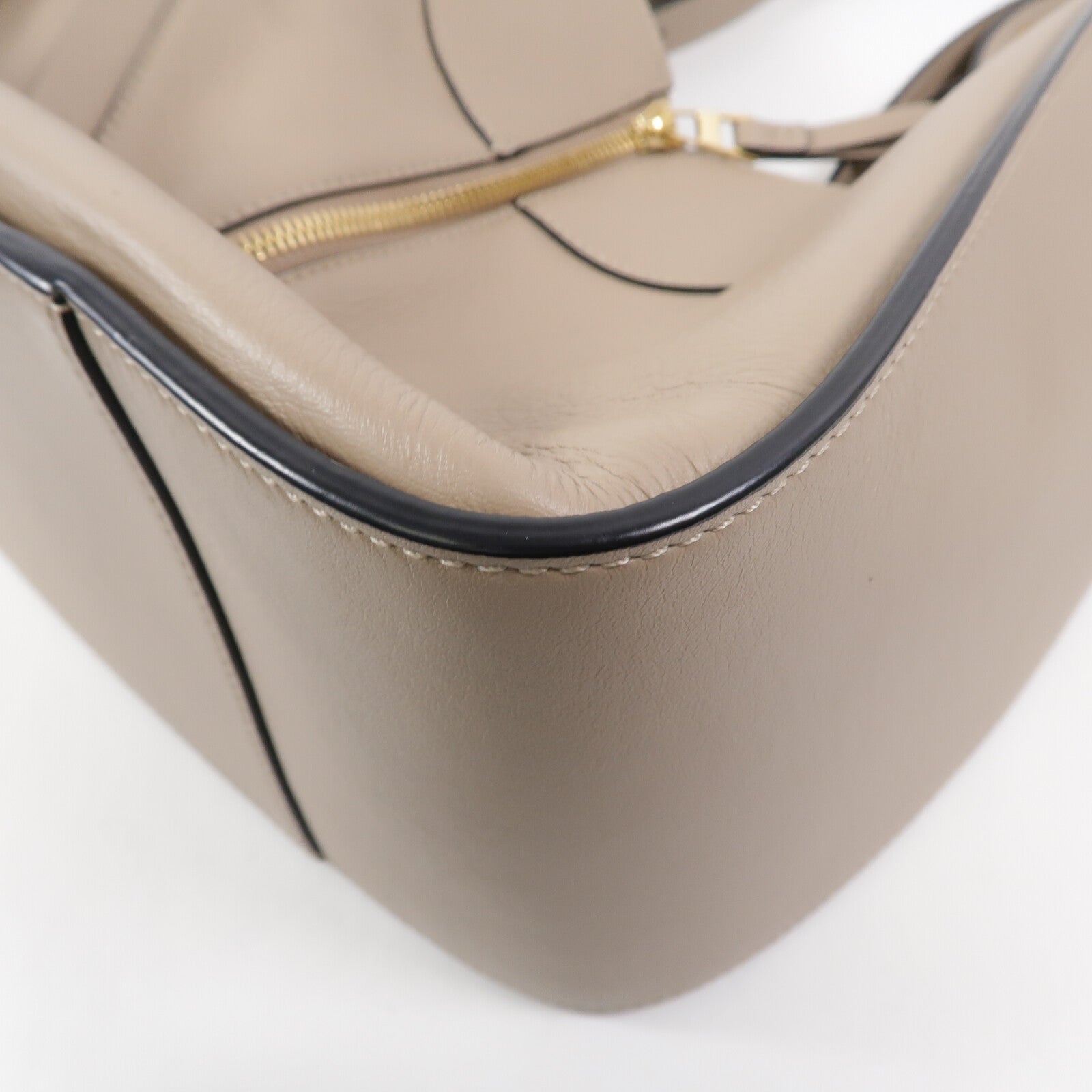 LOEWE 牛皮皮革Hammock Small手挽肩背兩用袋