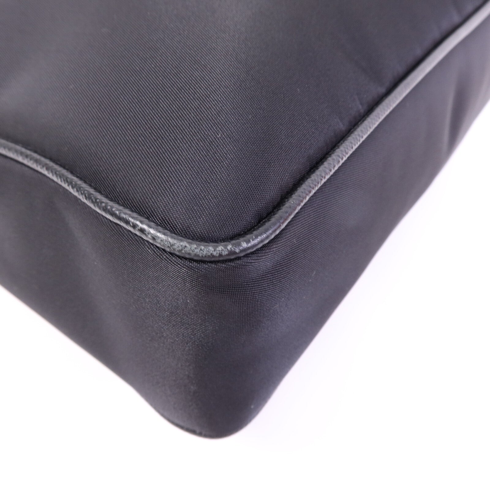 PRADA 尼龍Messenger Bag銀扣肩背袋