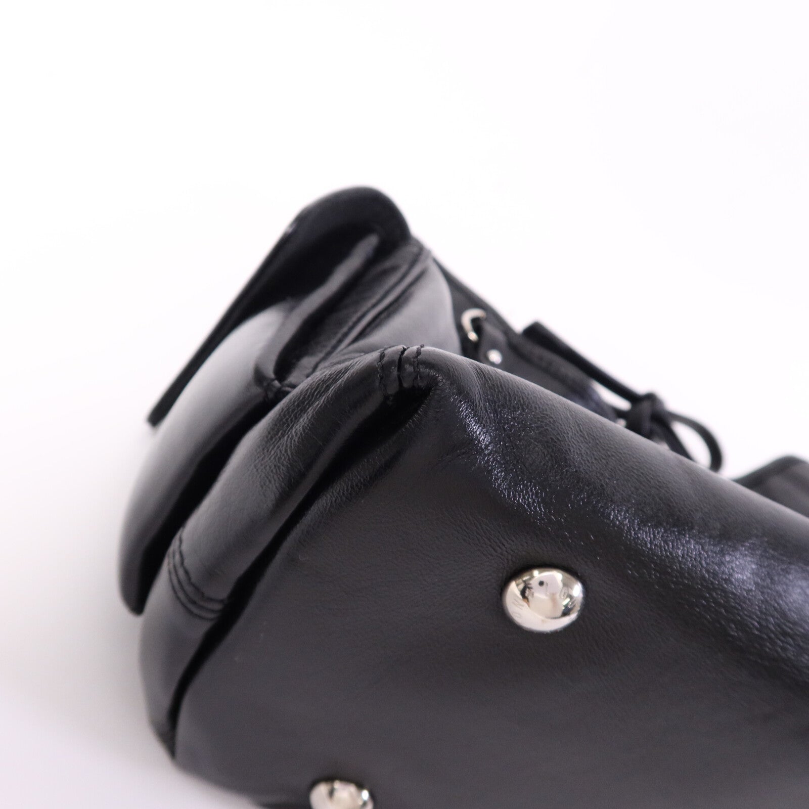 LOUIS VUITTON 羊皮皮革Carry All Vibe PM銀扣肩背袋