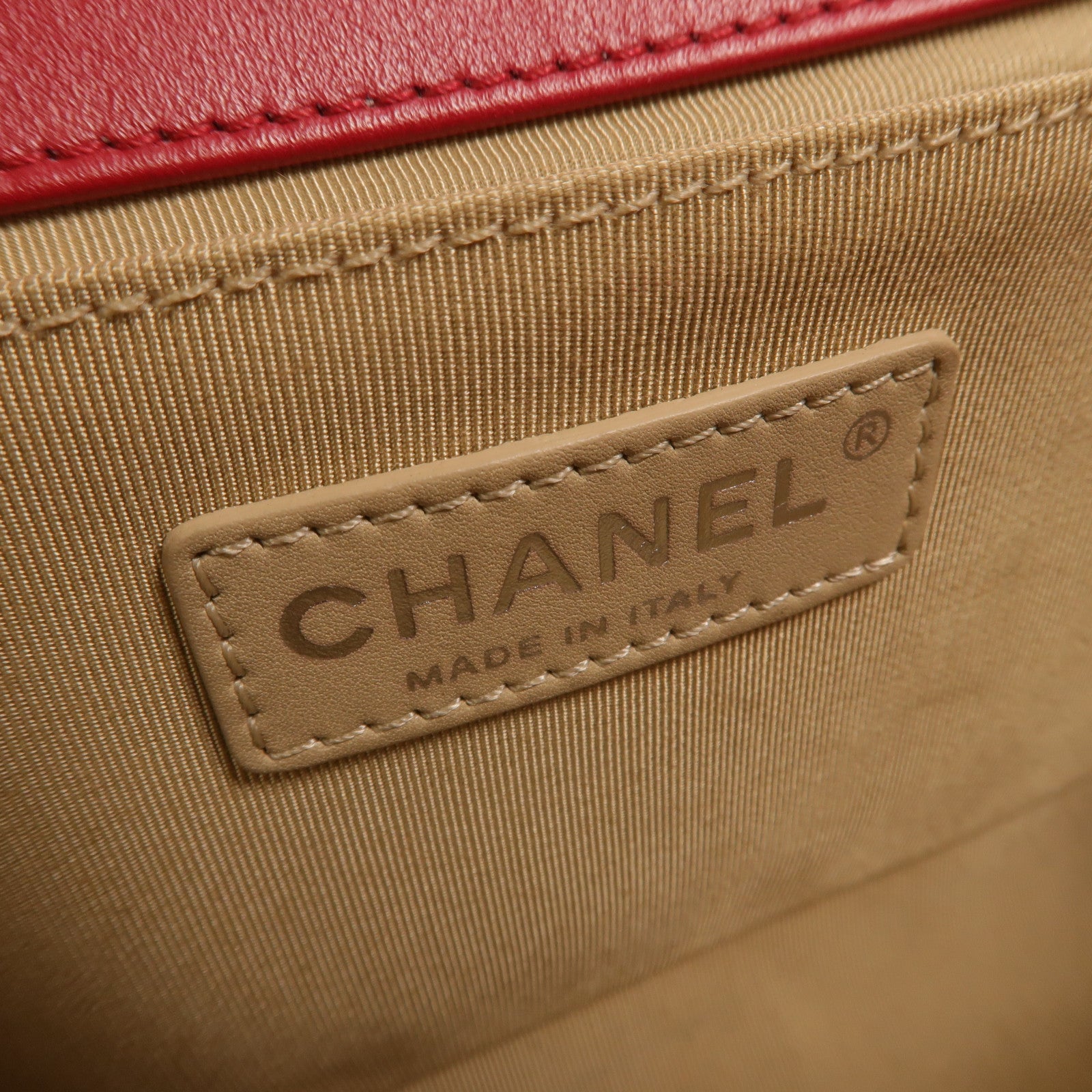 CHANEL 牛皮皮革Boy 25鏈帶肩背袋