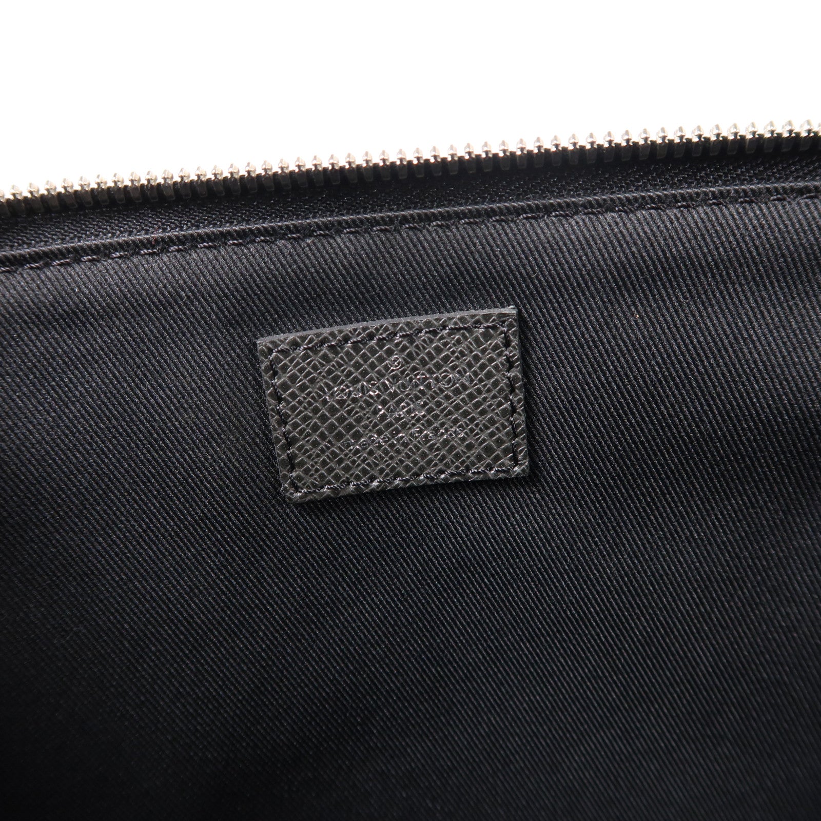 LOUIS VUITTON Taiga Anton Soft Briefcase銀扣手挽肩背兩用袋黑色