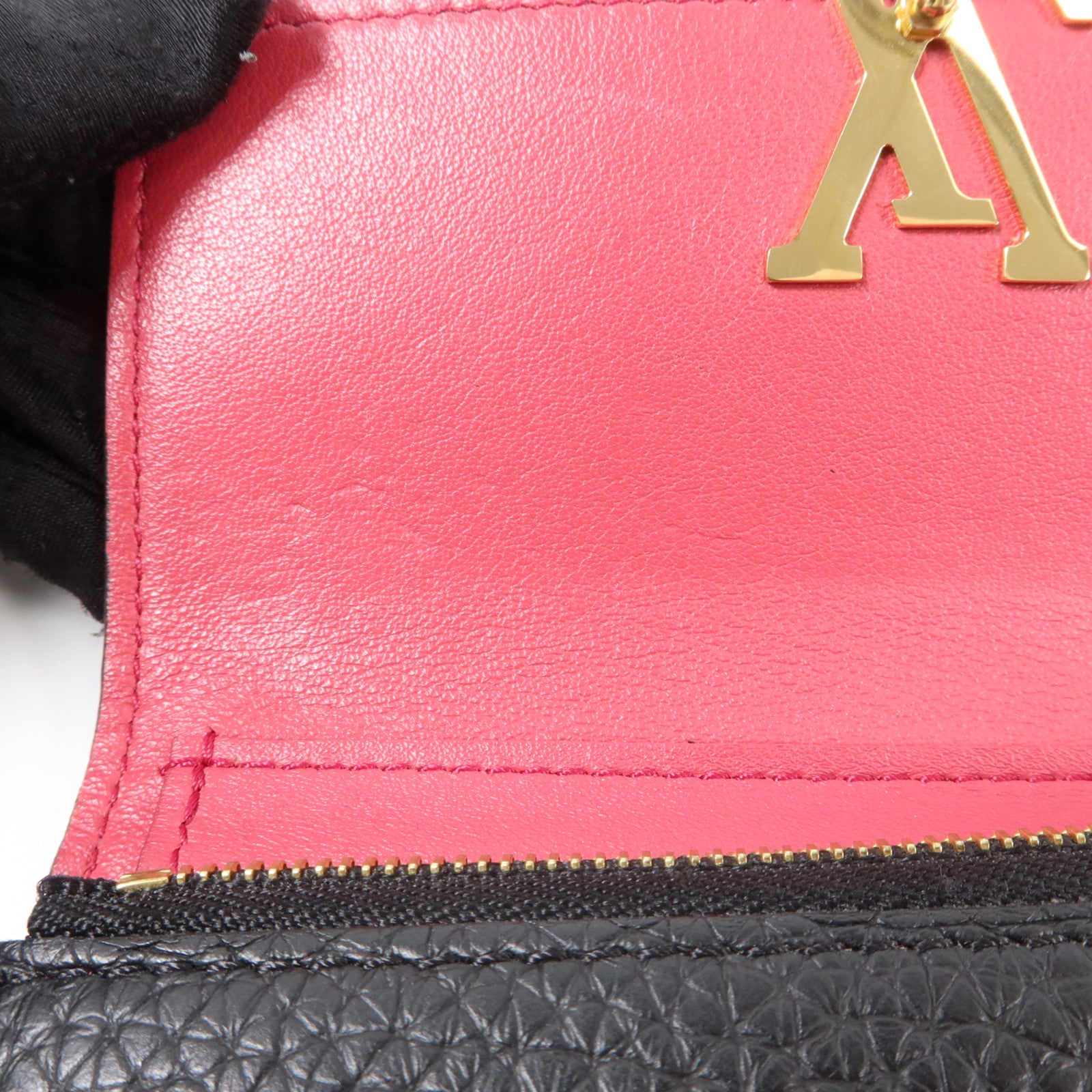 LOUIS VUITTON Taurillon Capucines Compact Wallet金扣錢包