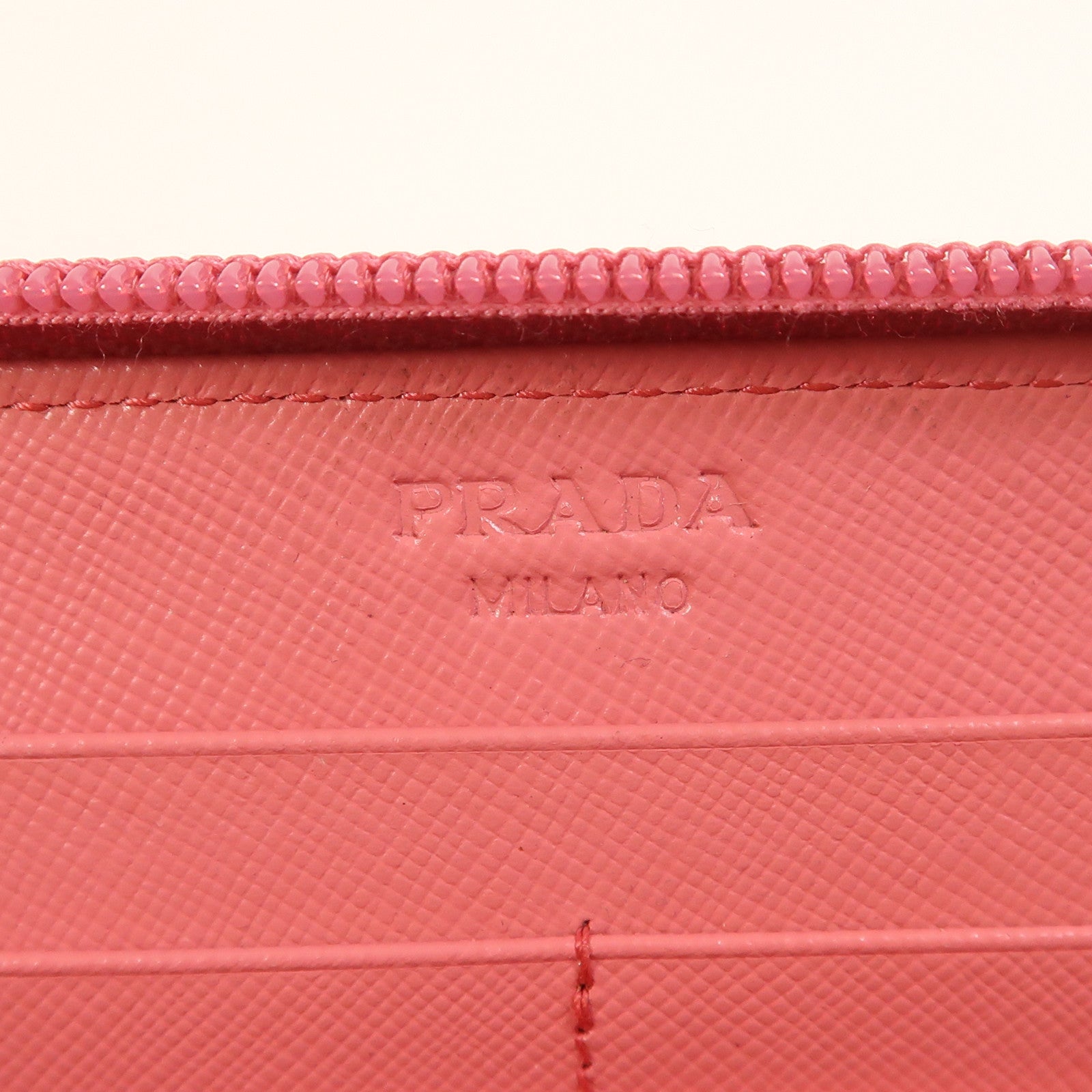 PRADA Saffiano皮革Zipper Long Wallet銀扣長錢包