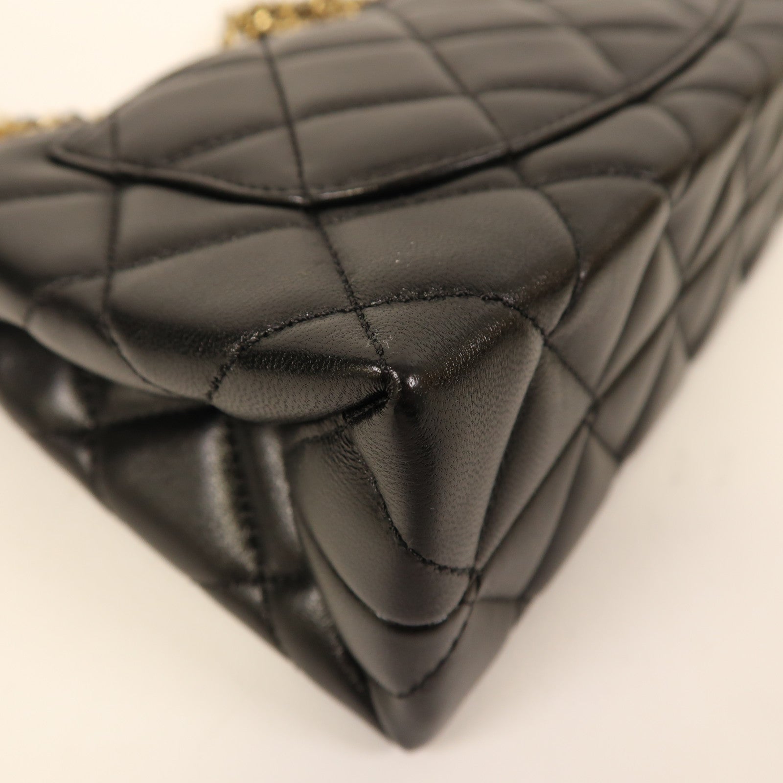 CHANEL 羊皮皮革Chain Shoulder金扣鏈帶肩背袋
