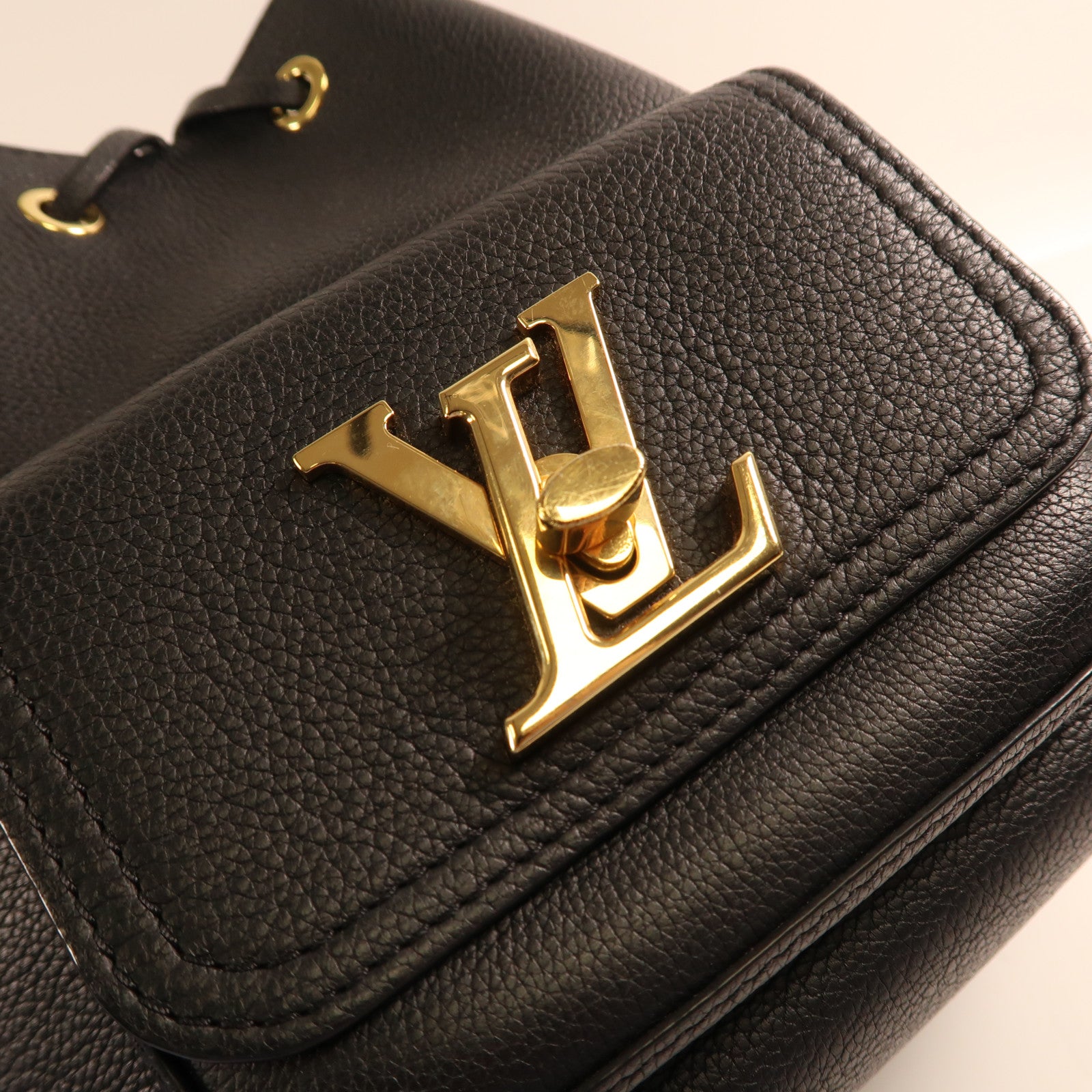 LOUIS VUITTON 牛皮皮革Lockme金扣肩背袋