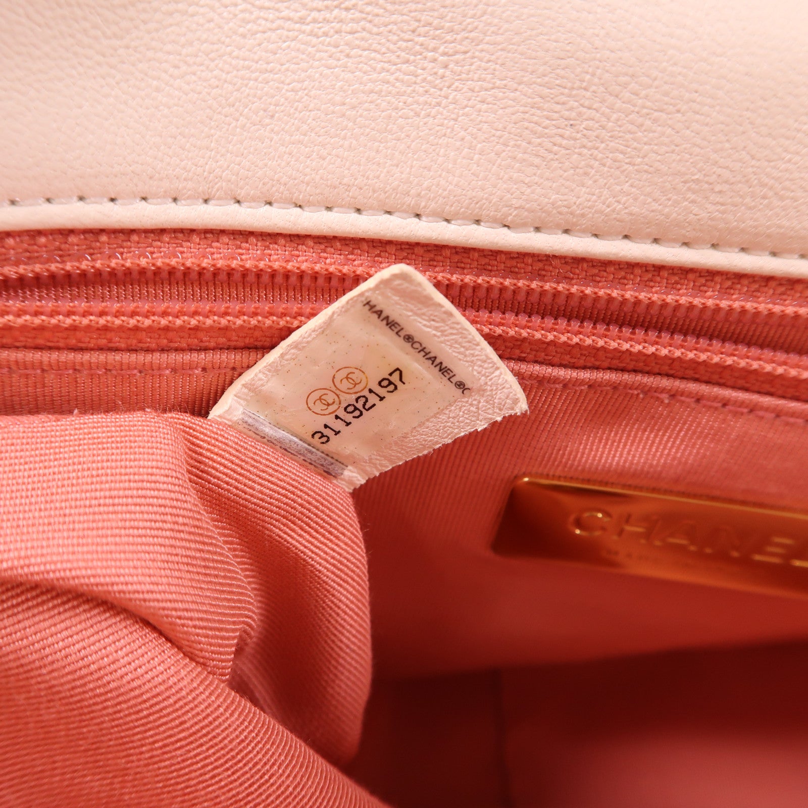 CHANEL 牛皮皮革C19 Small金扣手挽肩背兩用袋