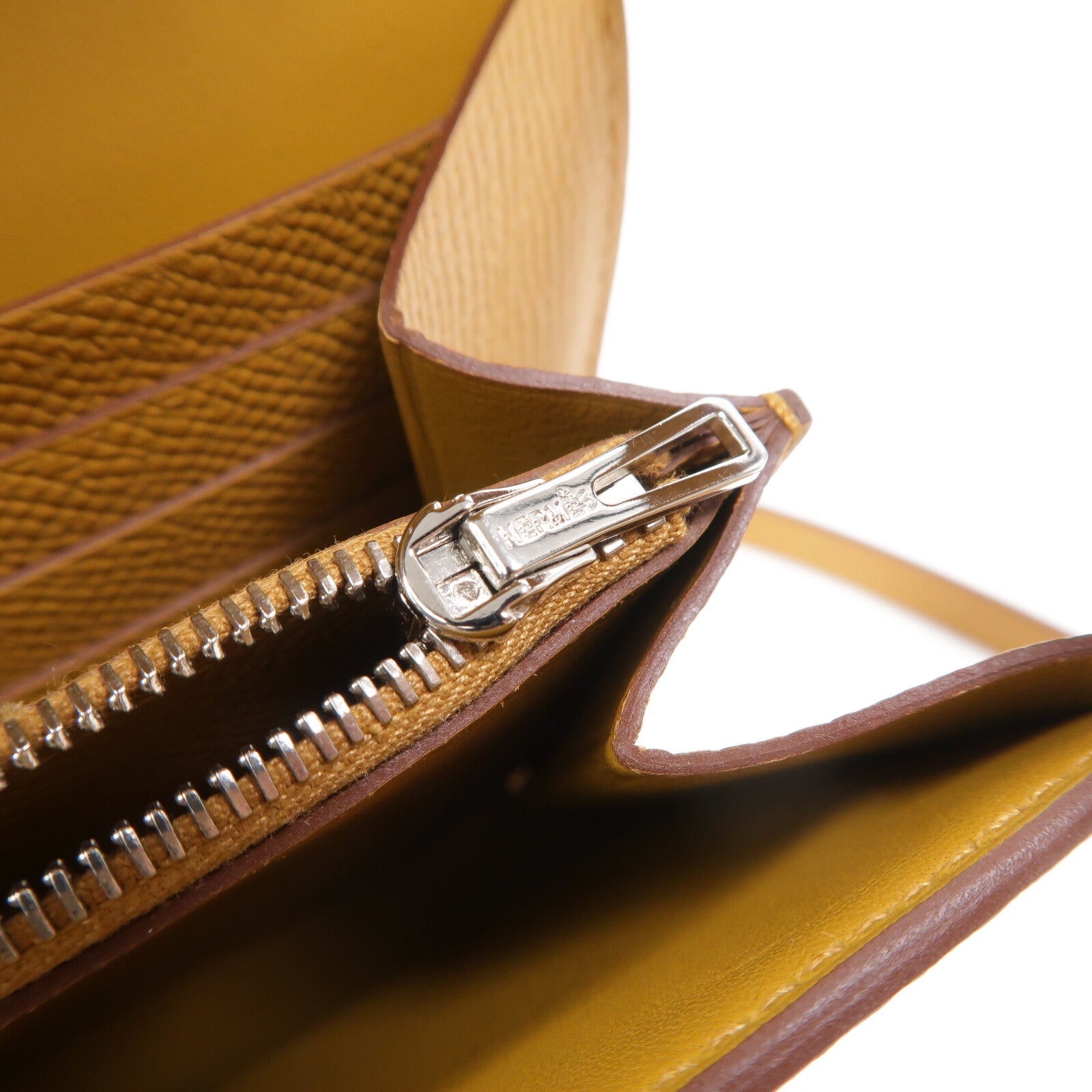 HERMES Epsom皮革Constance To Go肩背袋Sesame