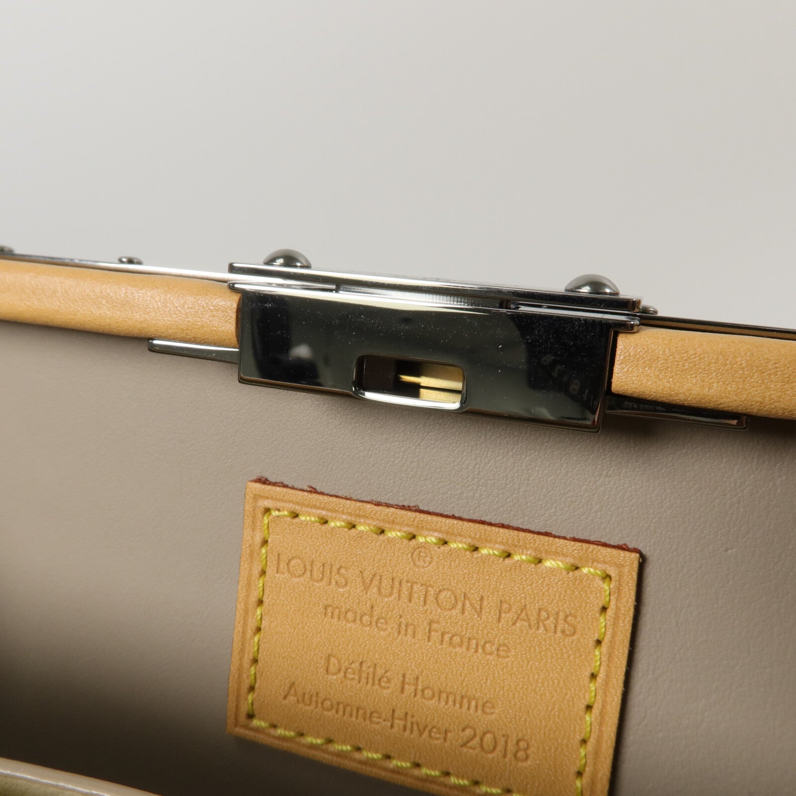 LOUIS VUITTON Monogram Titanium Trunk Wallet Slim肩背袋